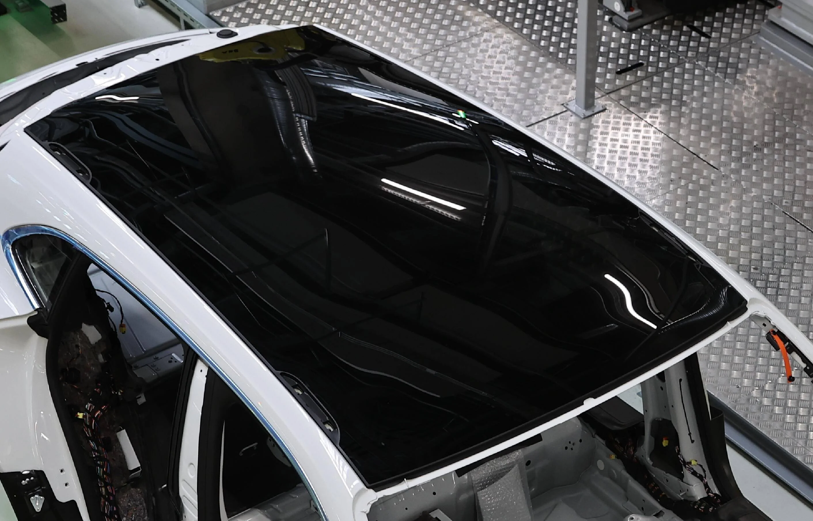 Porsche Taycan How are factory roof rails mounted on a CT? 1683784053441