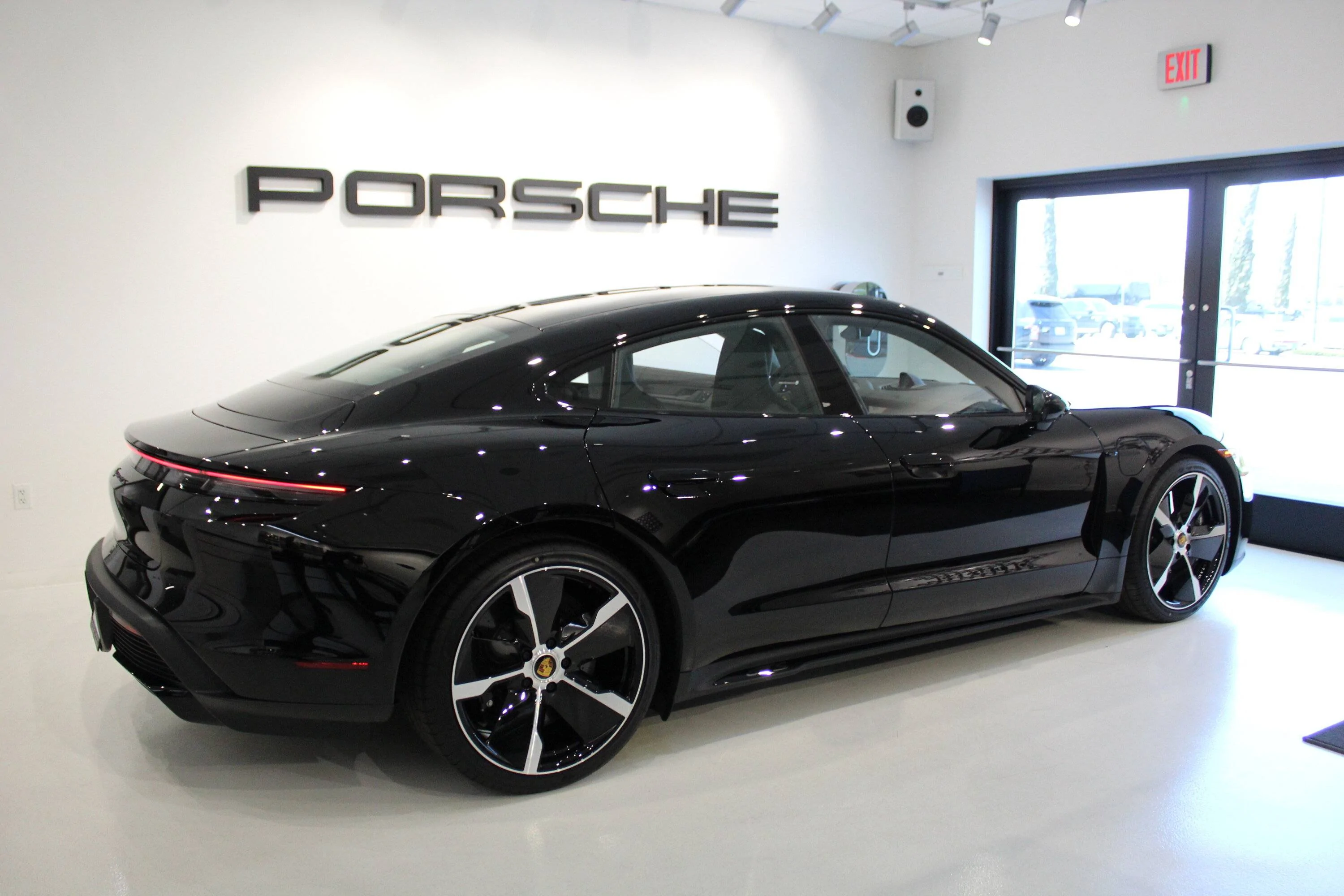 Porsche Taycan BLACK / JET BLACK Taycan Club img_0653-jpg