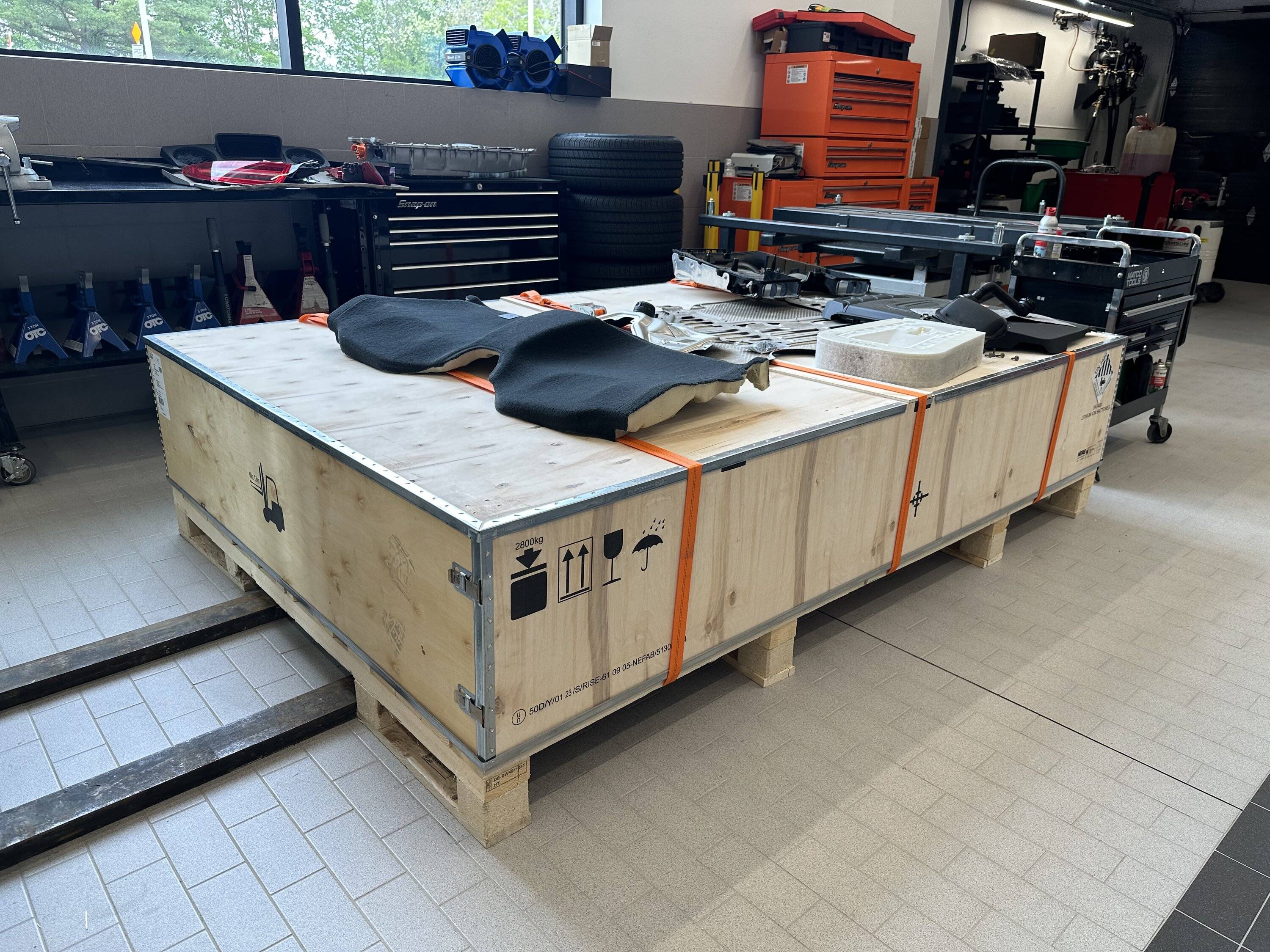 Porsche Taycan My New 2023 HV Battery Has Finally Arrived! IMG_2387