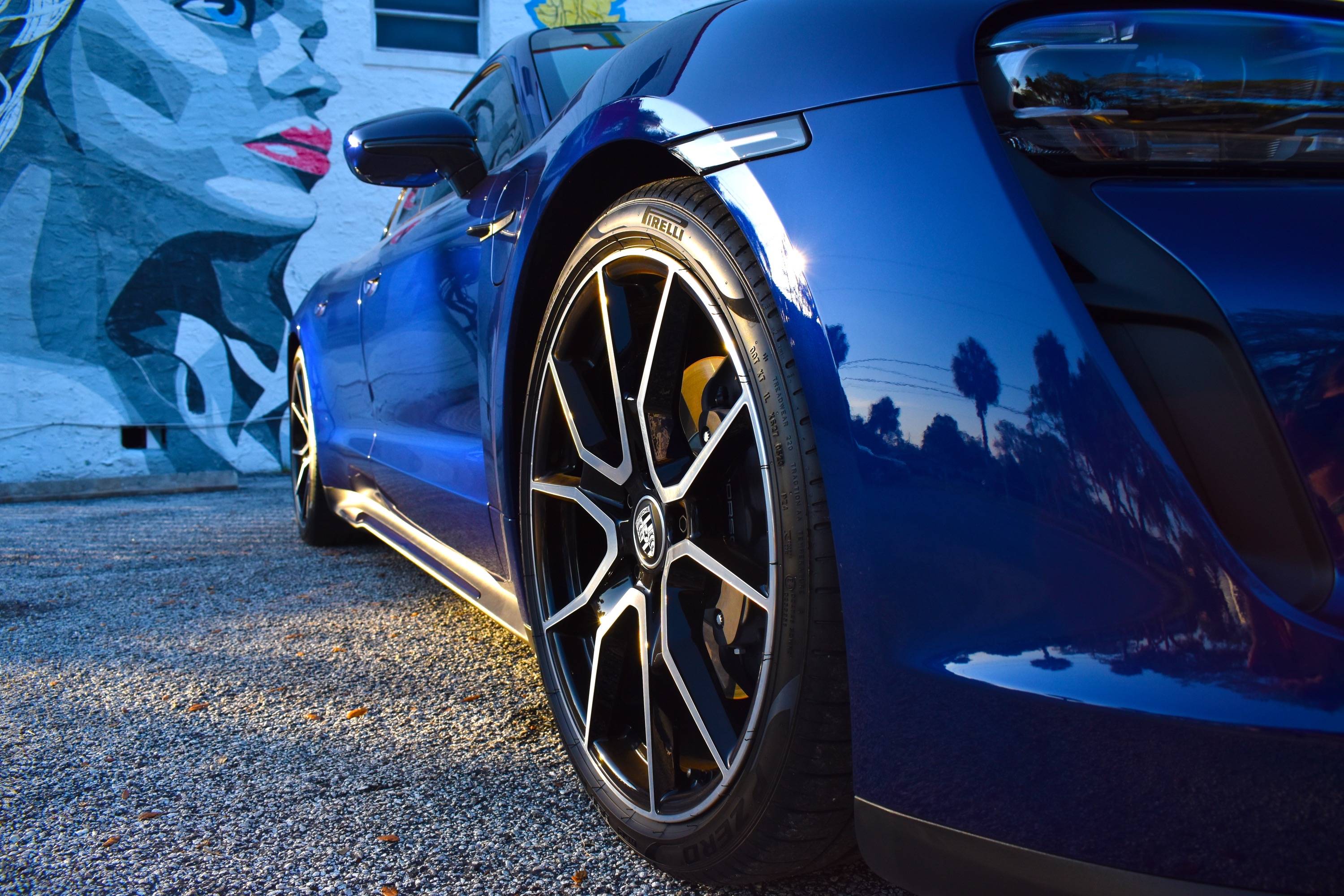 Porsche Taycan GENTIAN BLUE Taycan Club DSC_0521