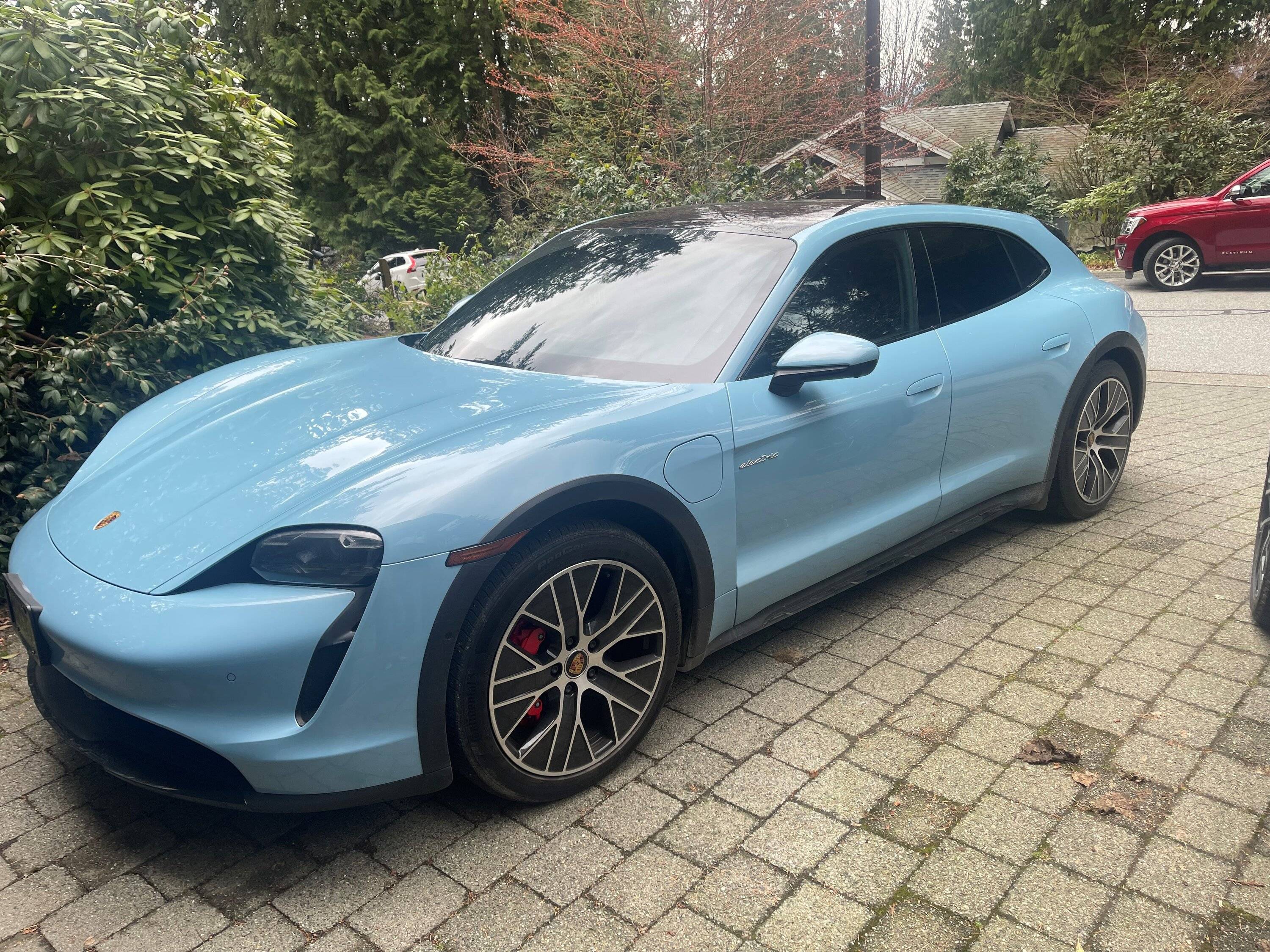 Porsche Taycan FROZEN BLUE Taycan Club taycan