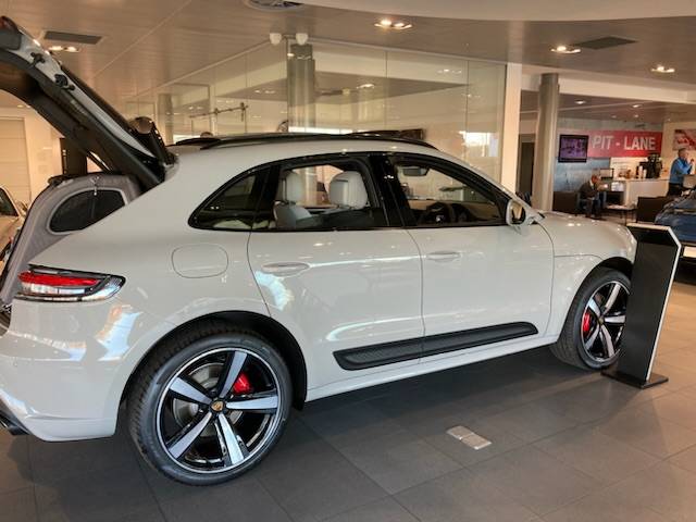 Porsche Taycan Crayon exterior different colour to Crayon/Black leather interior? 9F4A6889-4D6E-4B1C-A3FB-180EFFDC9C98