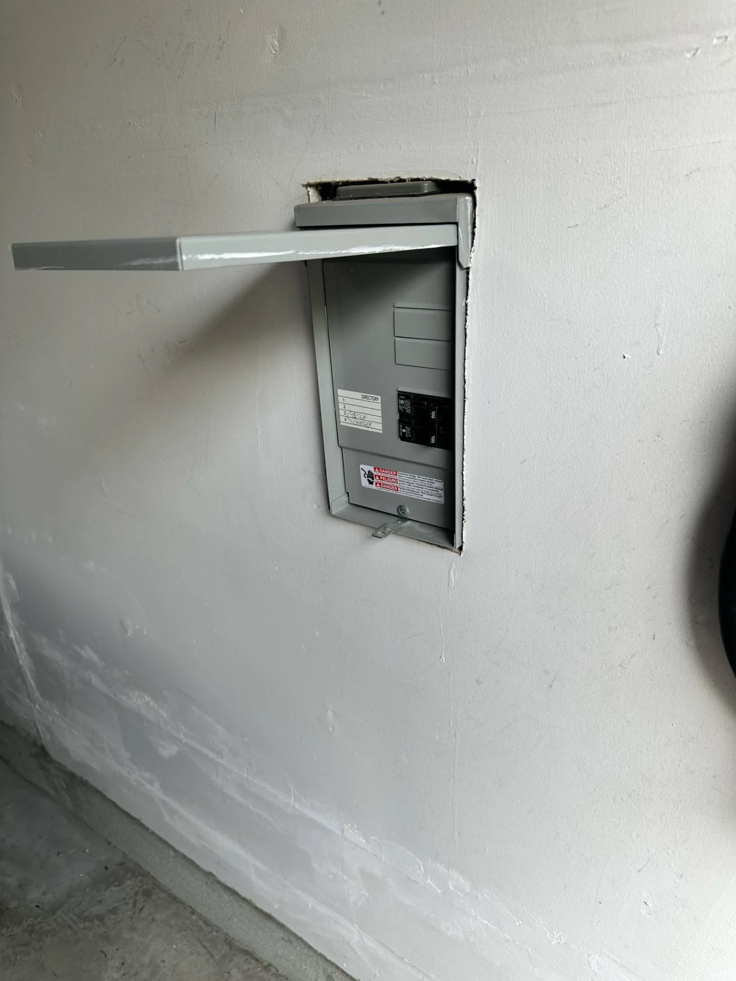 Porsche Taycan What wall plug to test charging? 🤔 thumbnail_image0