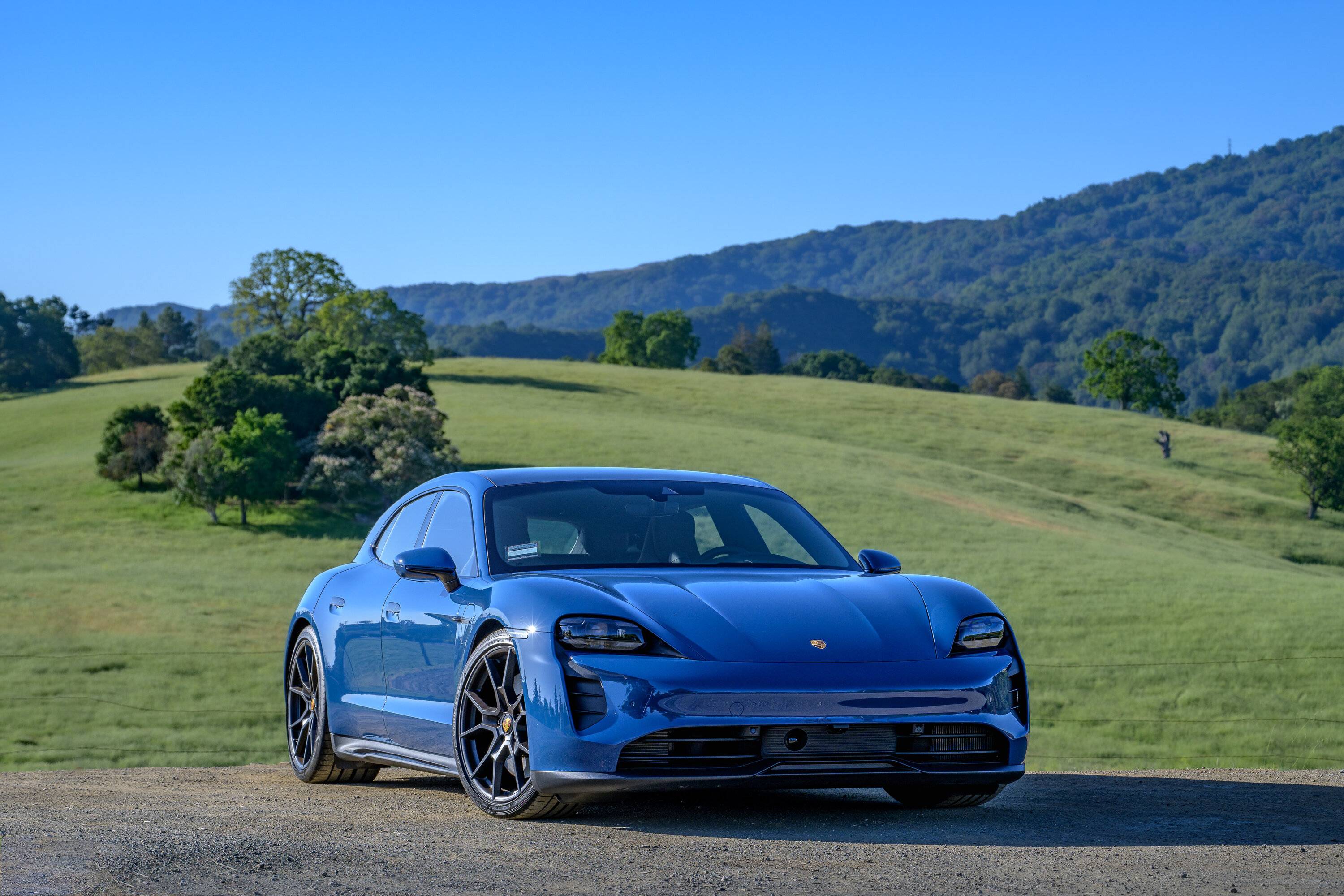 Porsche Taycan NEPTUNE BLUE Taycan Club Taycan GTS ST-02
