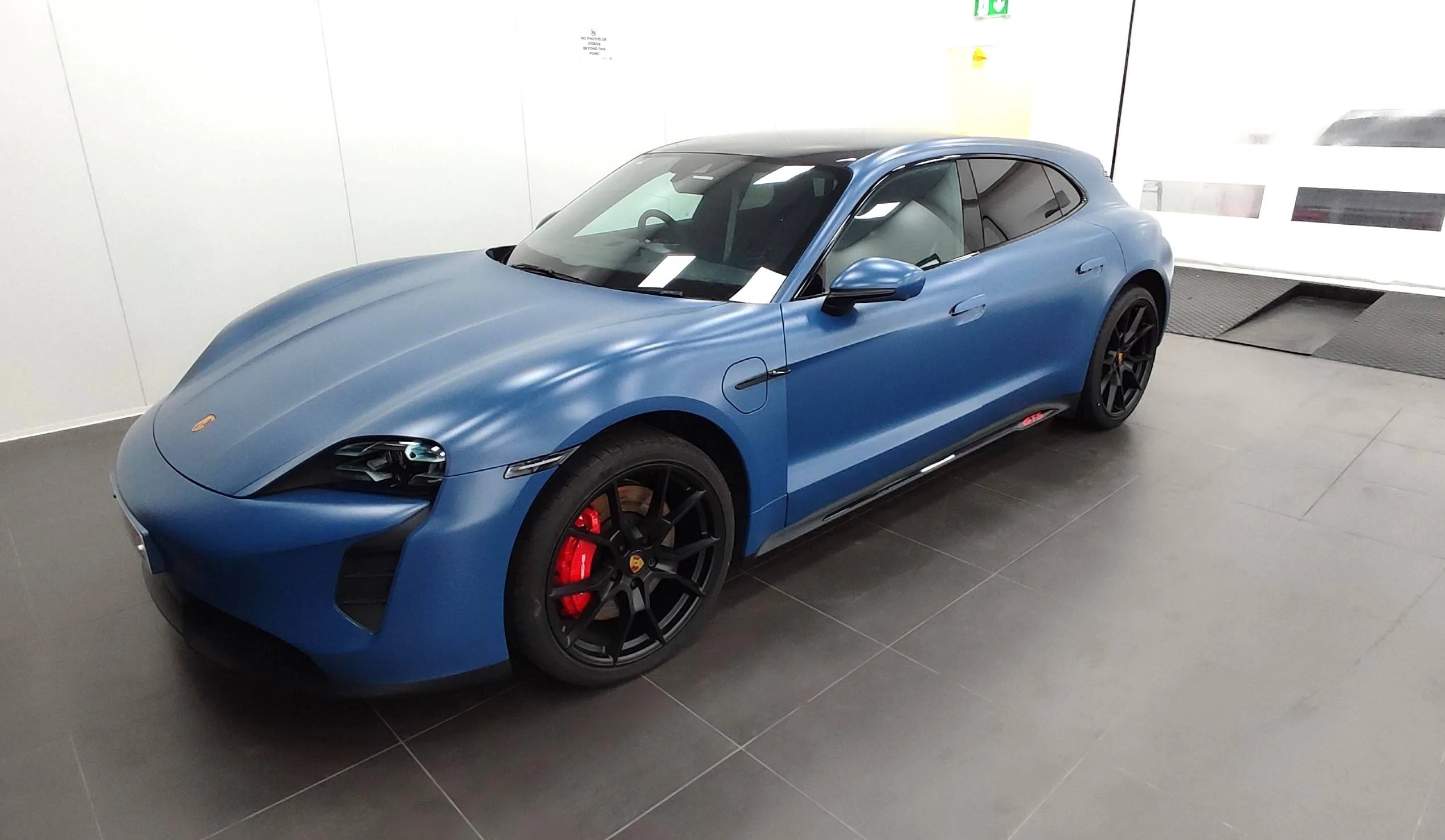 Porsche Taycan NEPTUNE BLUE Taycan Club 1685115763891
