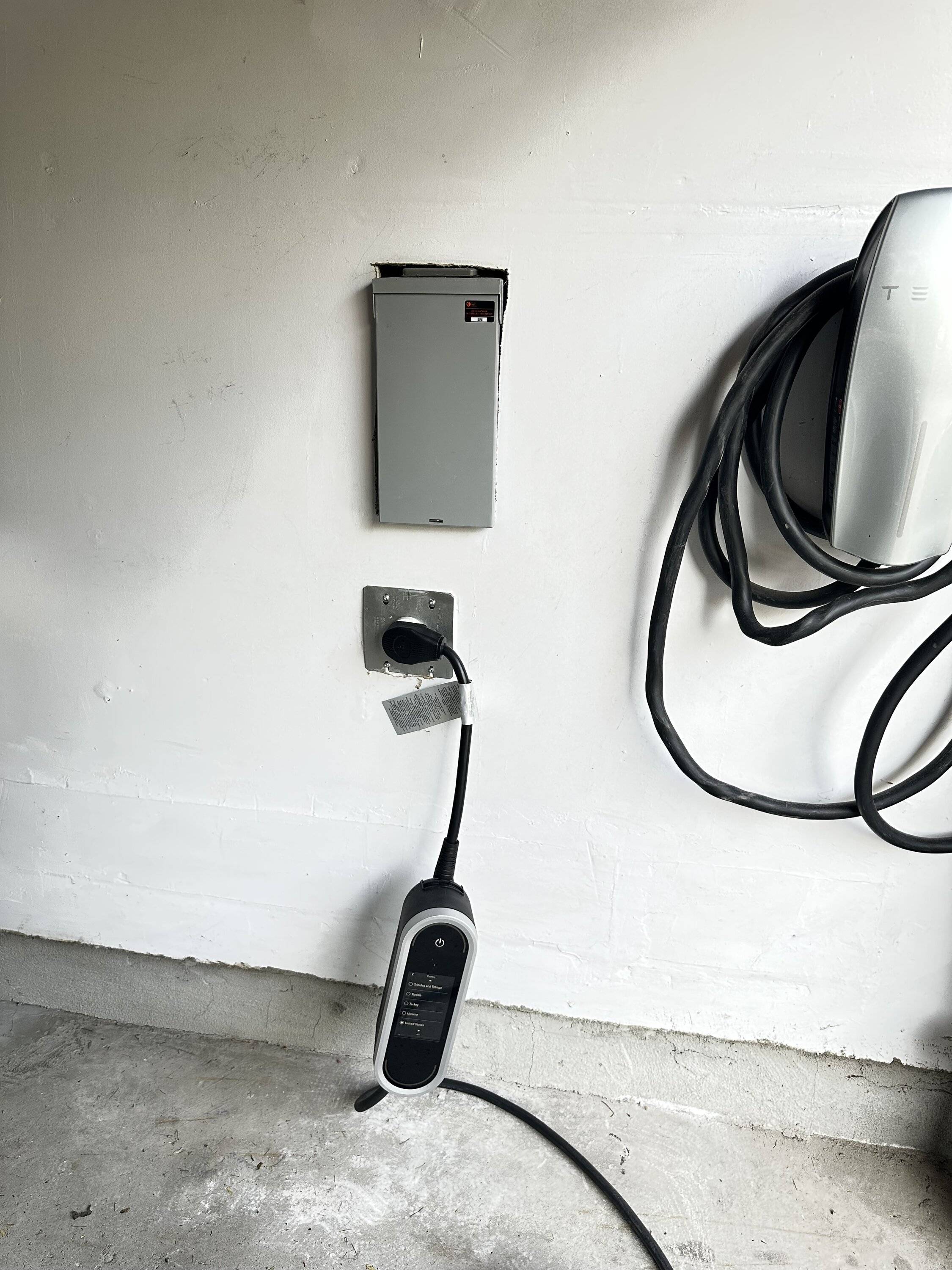 Porsche Taycan What wall plug to test charging? 🤔 IMG_3956