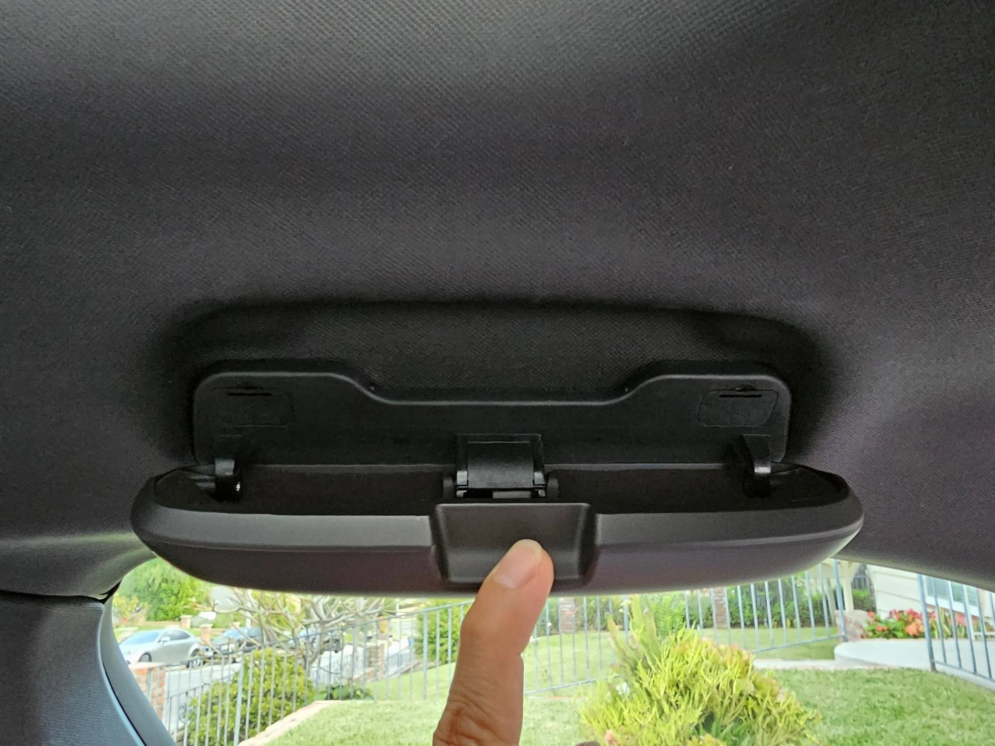 Porsche Taycan Sunglasses holder in place of grab handle handle complet