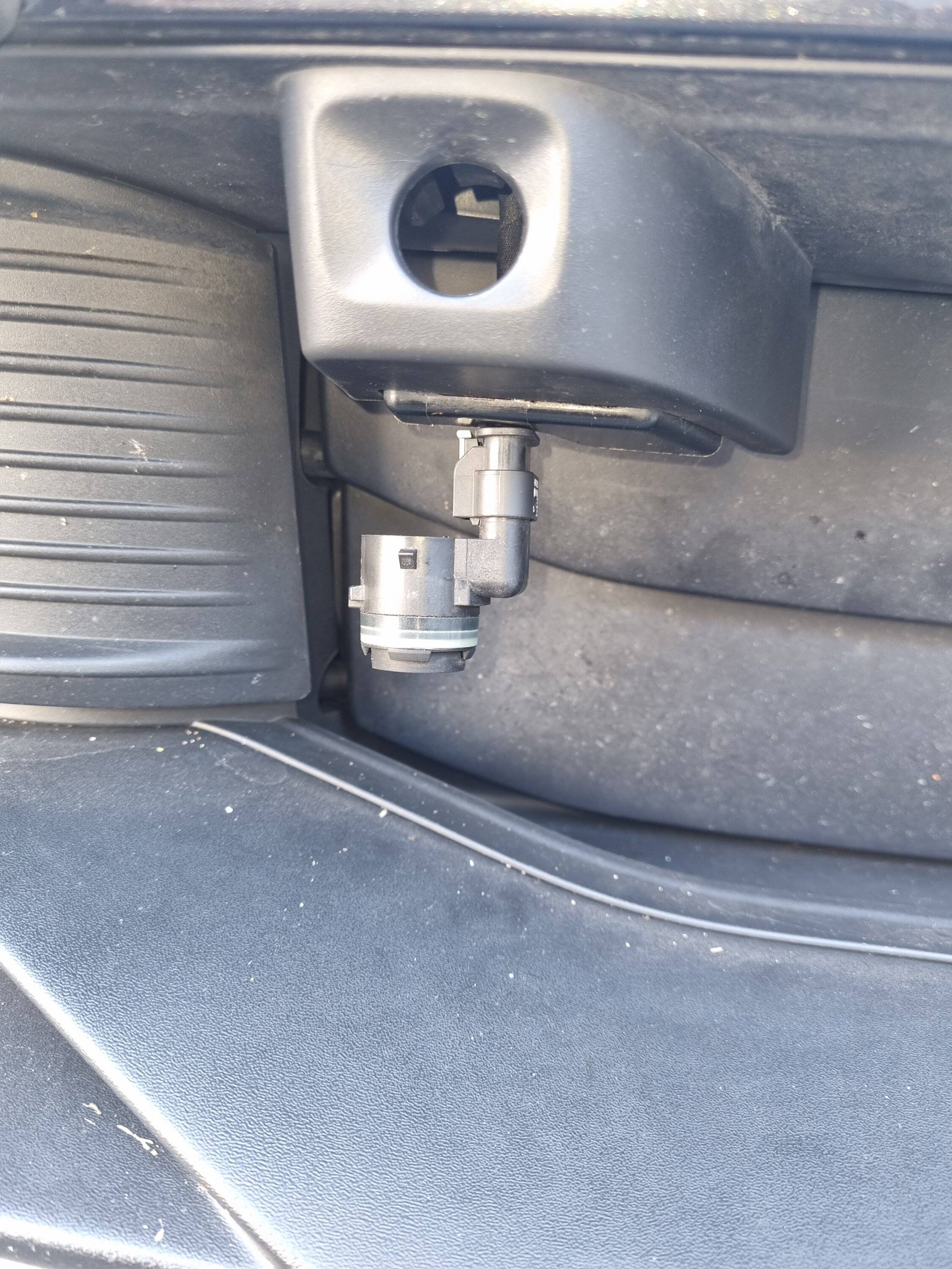 Porsche Taycan Changing Front Ultrasonic Sensors 20230608_110424