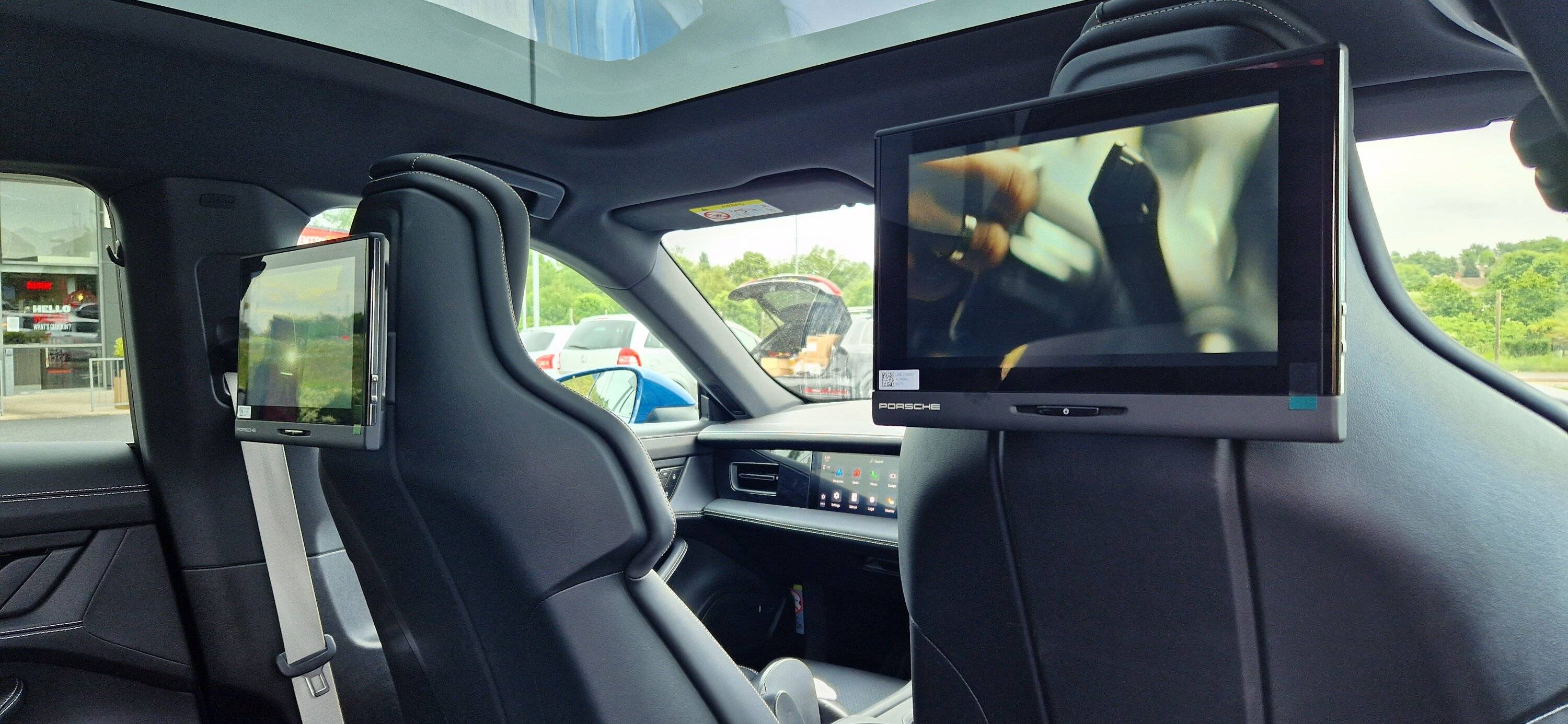 Porsche Taycan Porsche Rear Seat Entertainment (PRSE) Information 20230531_180534