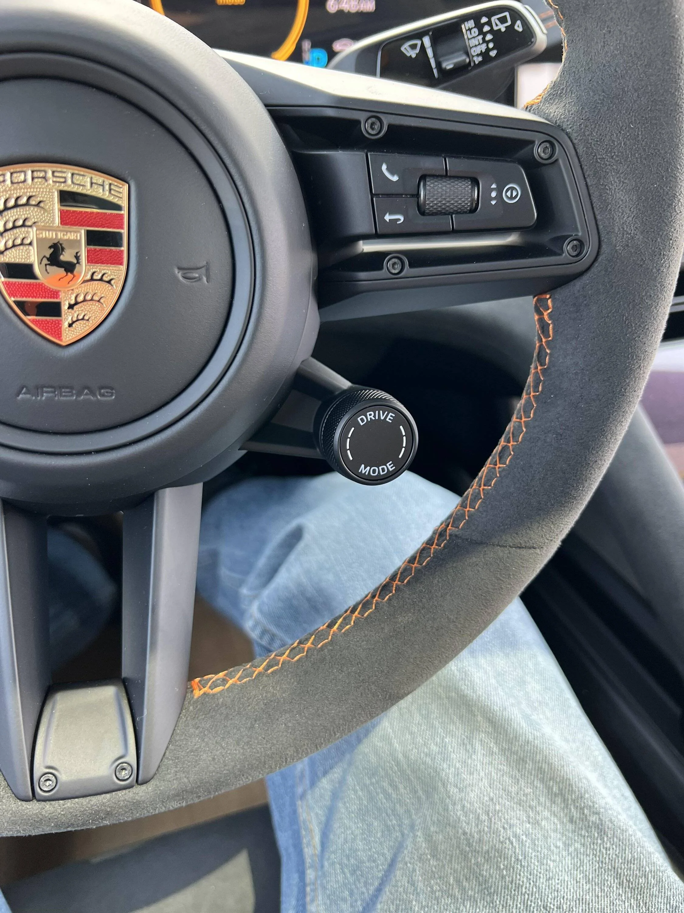 Porsche Taycan GTS Deviated Stitch Question 351500346_637735034901344_226517079453703921_n (1)