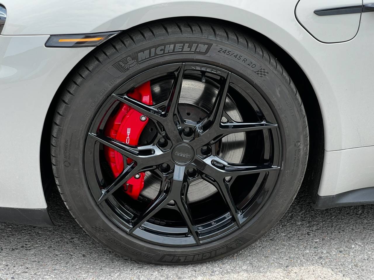 Porsche Taycan Porsche Taycan Aftermarket Wheel IMG_1358