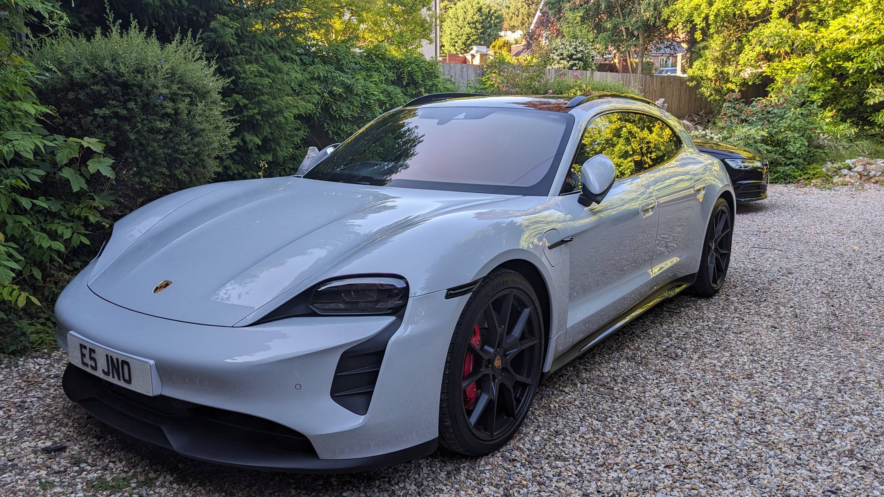 Porsche Taycan ICE GREY Taycan Club PXL_20230615_175122388