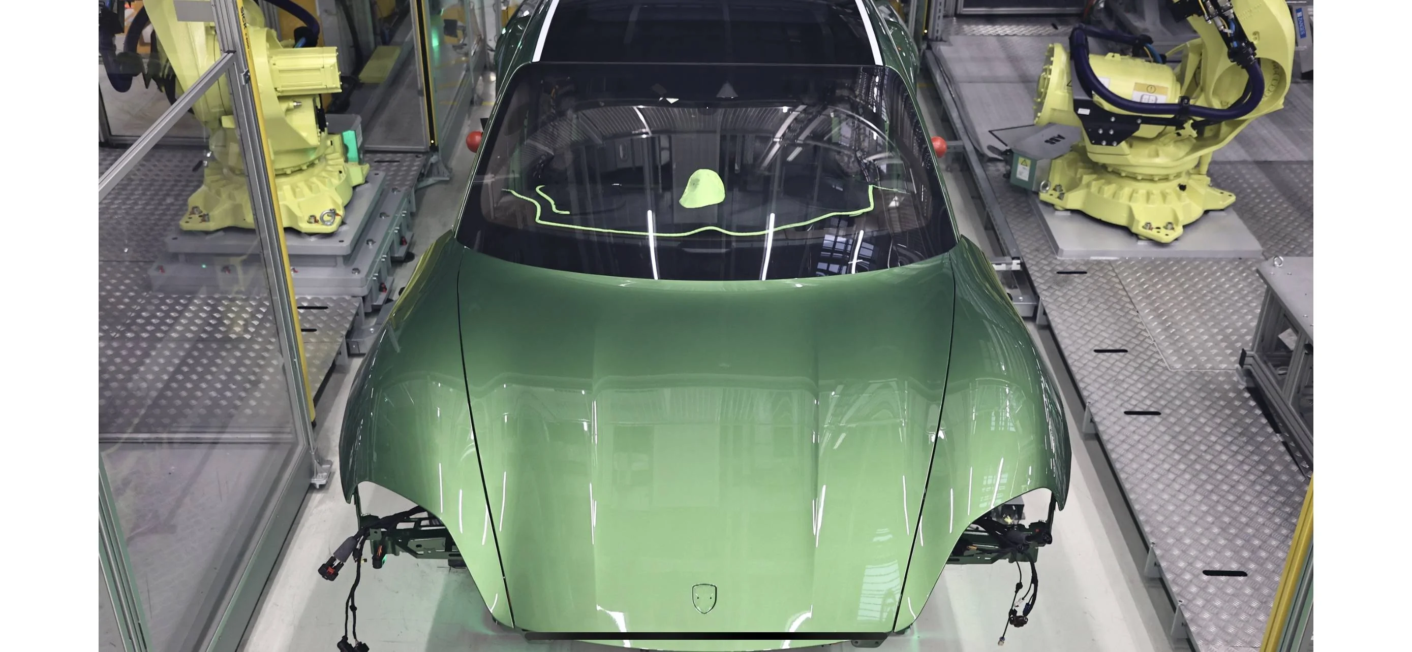 Porsche Taycan MAMBA GREEN Taycan Club IMG_6220