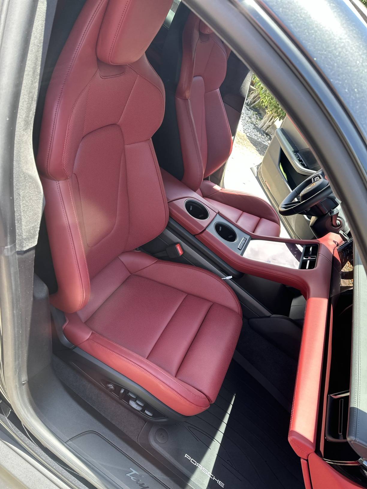 Porsche Taycan FOR SALE: 2022 Taycan low miles, garage kept!! IMG_3993