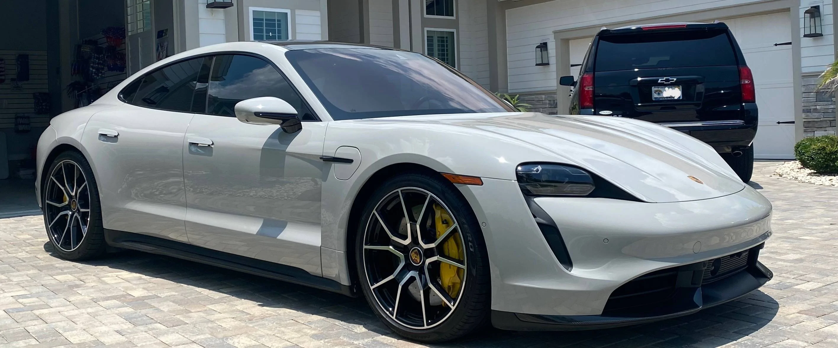Porsche Taycan CHALK Taycan Club Taycan June 2023-1