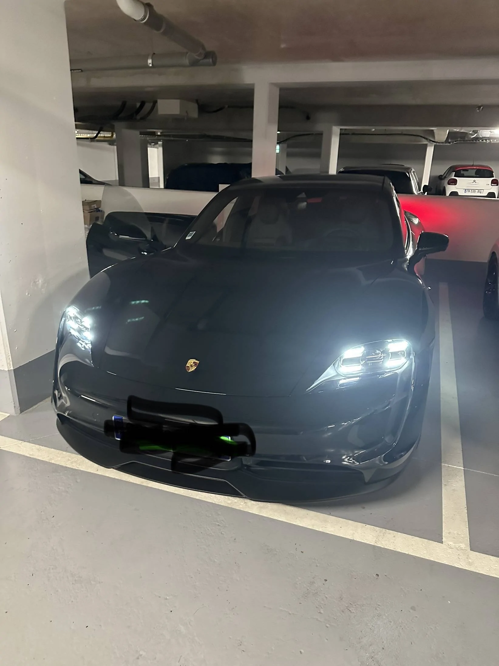 Porsche Taycan BLACK / JET BLACK Taycan Club IMG_0813