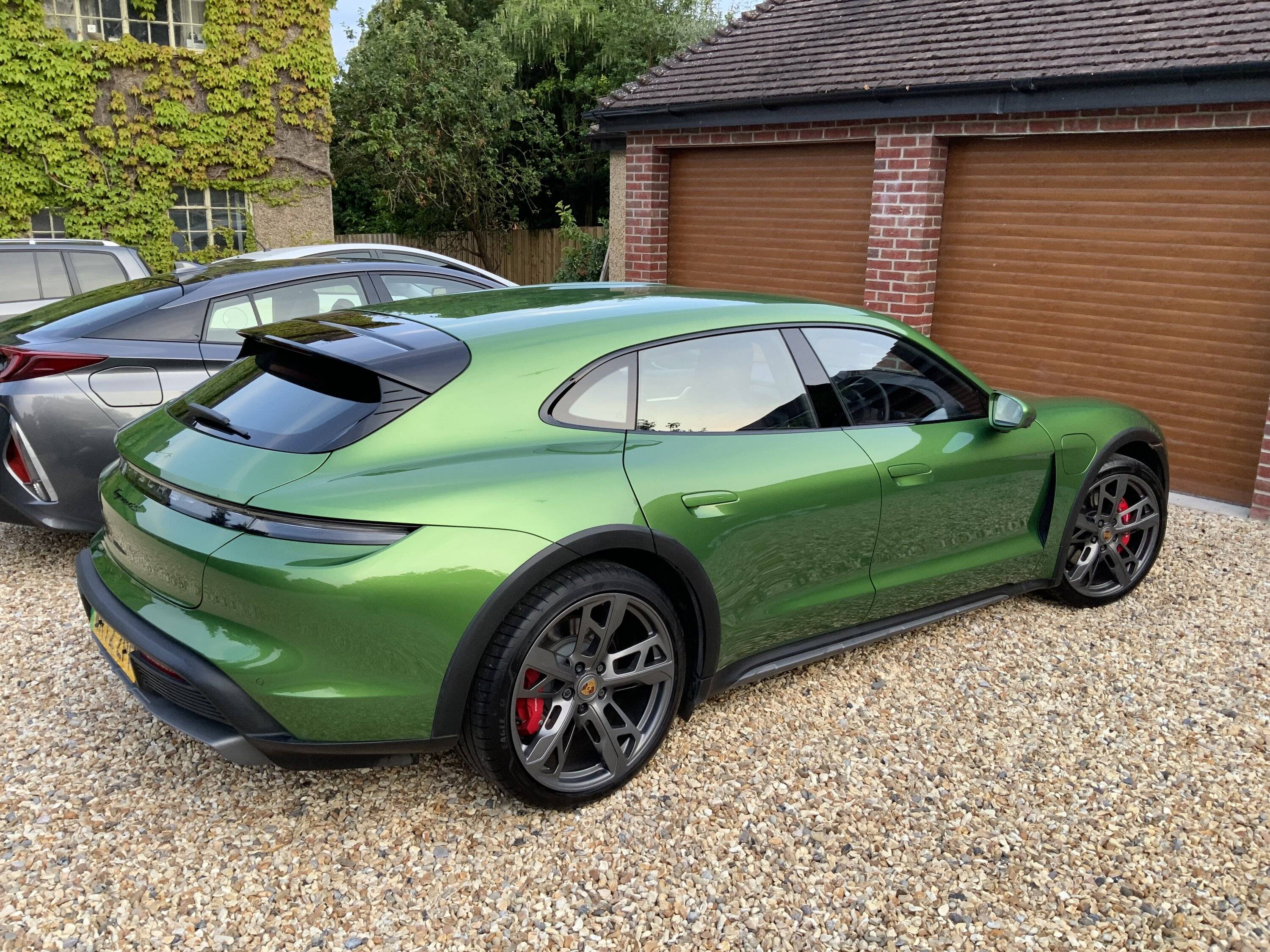 Porsche Taycan MAMBA GREEN Taycan Club IMG_0248