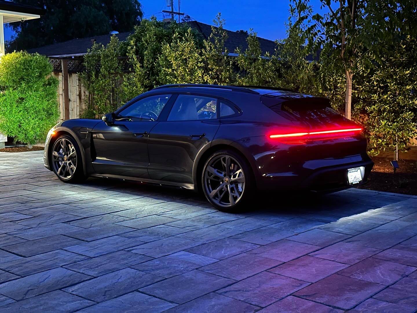 Porsche Taycan VOLCANO GREY Taycan Club 901CE6A6-6DE2-4FAE-92F9-278EEE4BF138