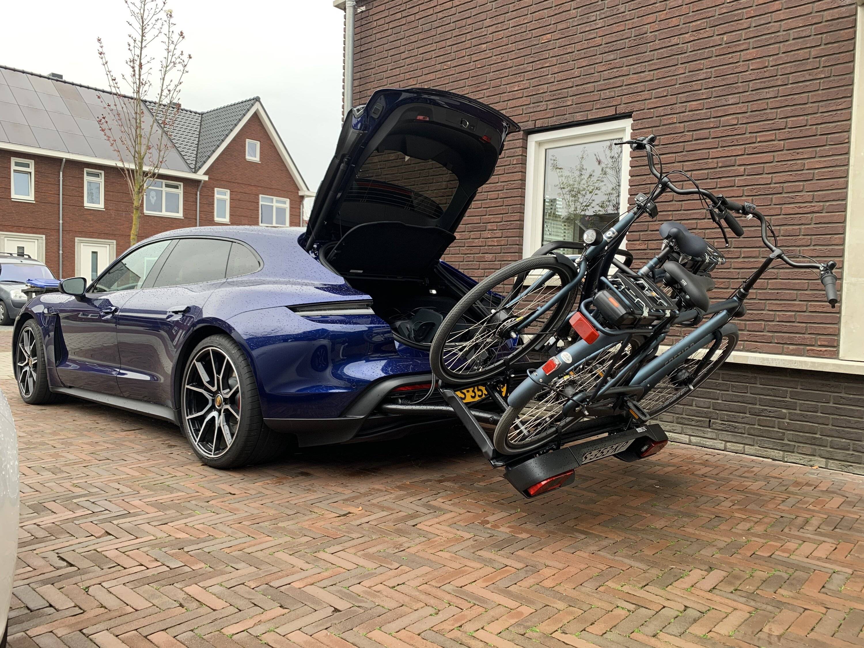 Porsche Taycan Porsche Tequipment Bicycle Carrier review IMG_0155