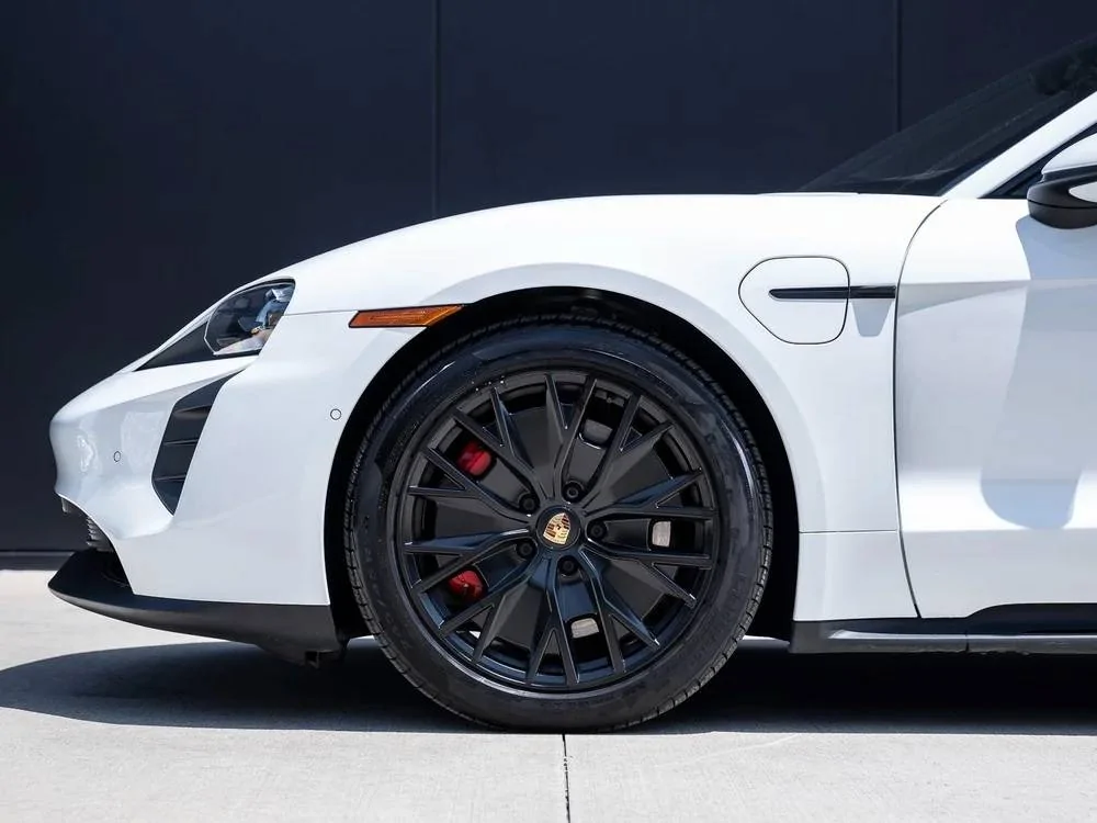 Porsche Taycan Photos request: White Taycan with tint? 11