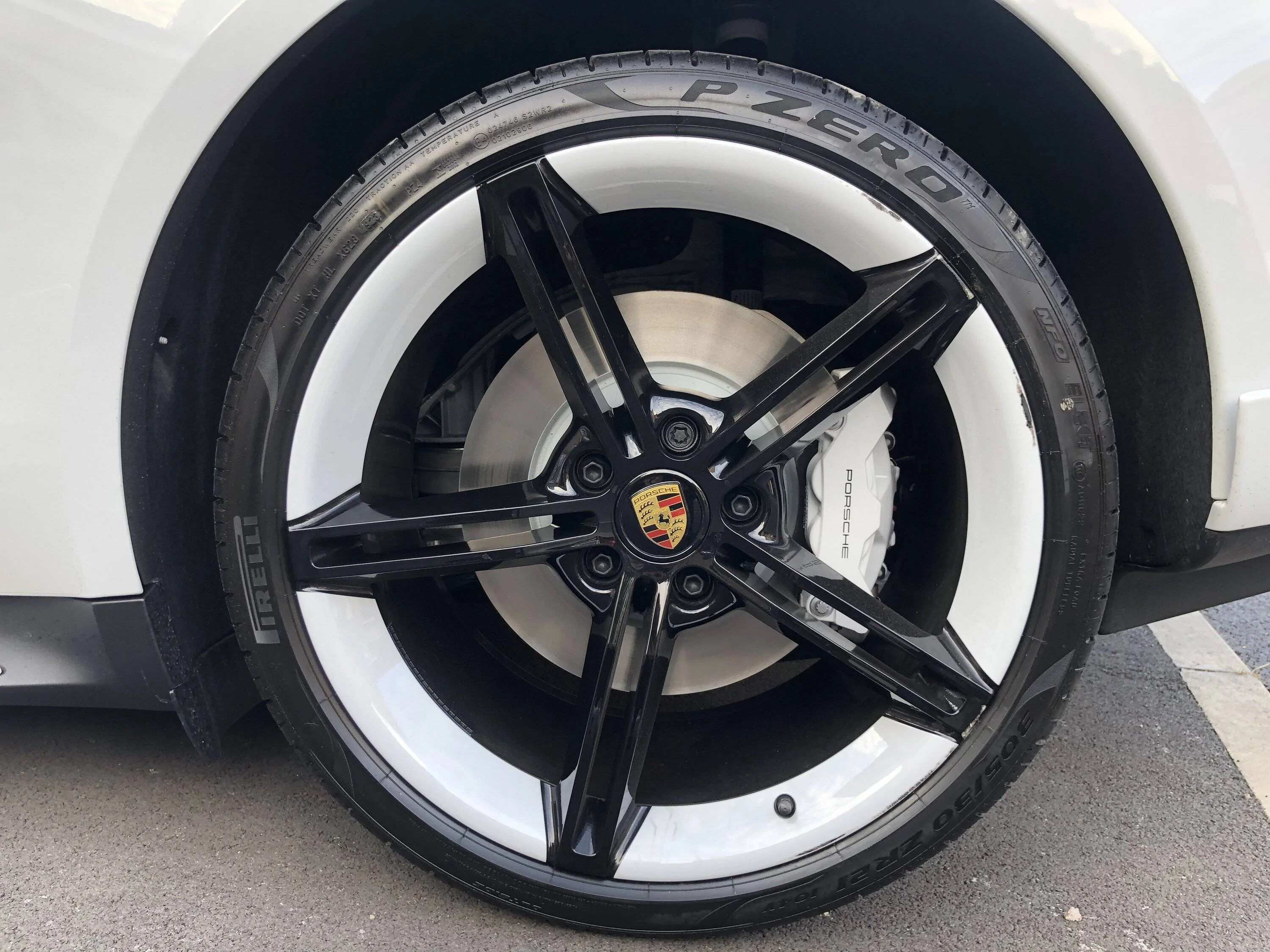 Porsche Taycan Curbed Mission E wheel C860AF69-A574-48B2-B2AD-1FF6CCBC397B