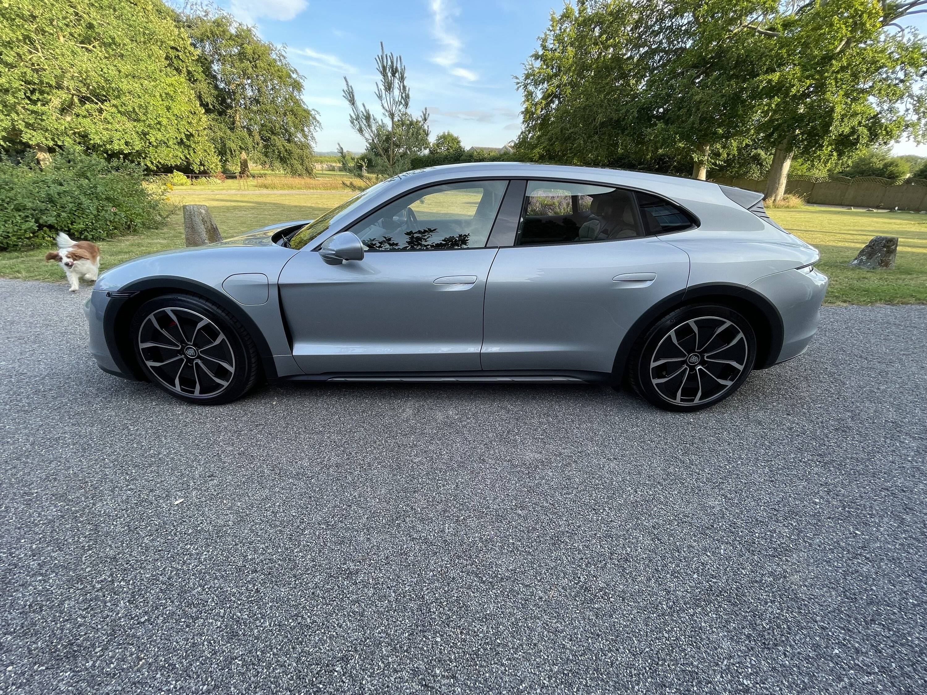 Porsche Taycan DOLOMITE SILVER Taycan Club IMG_0650