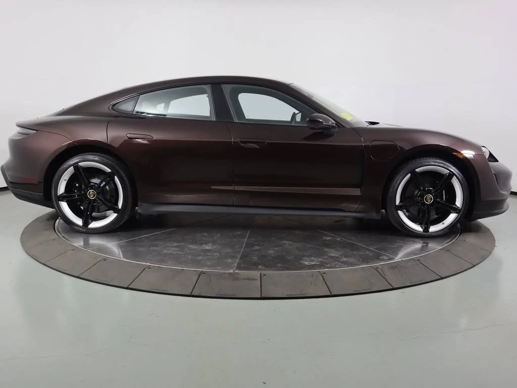 Porsche Taycan Mission-E wheels without the coated brakes -- brake dust on white parts? c539d12b788a9bfe88798dbb052cc8c9x