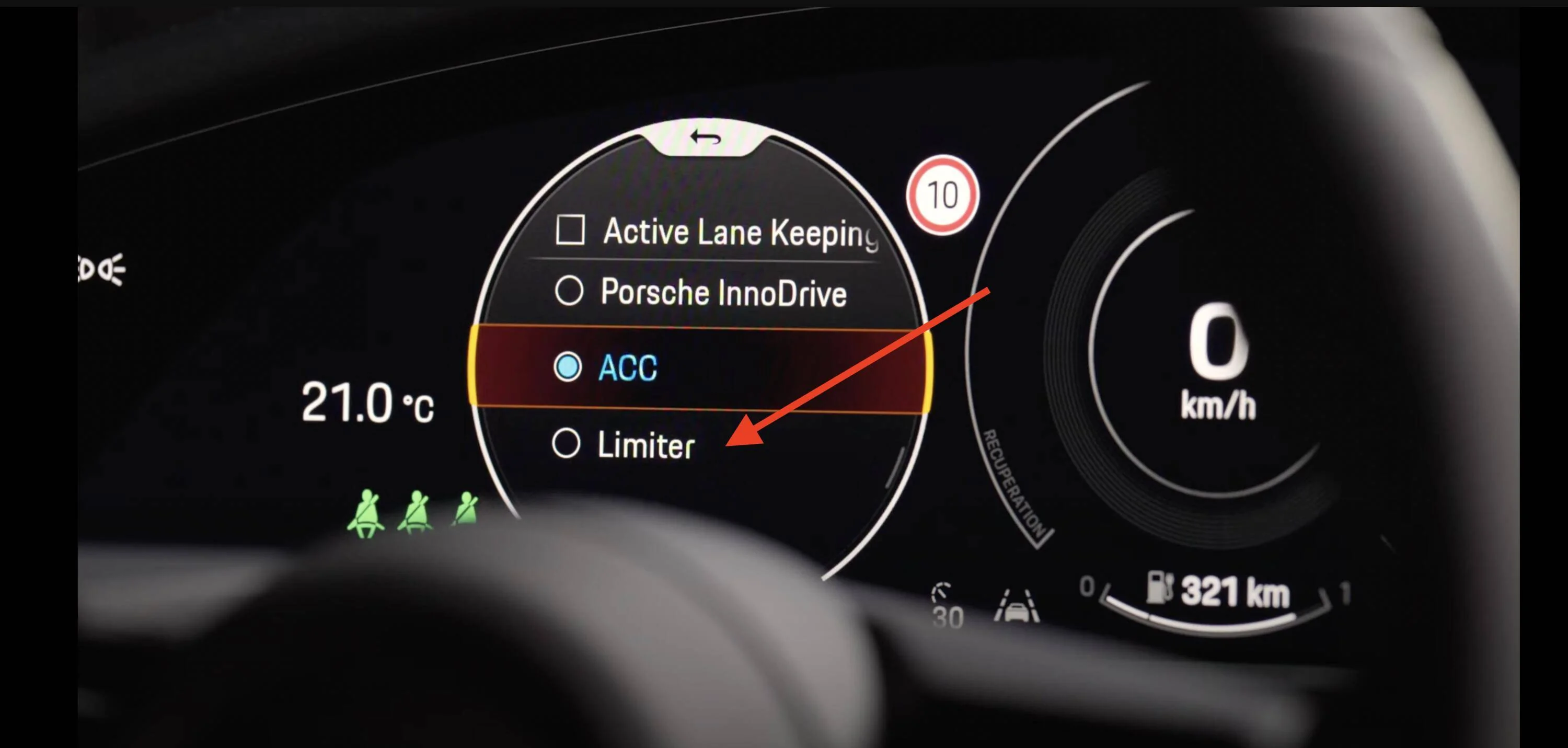 Porsche Taycan Standard cruise control Screenshot 2023-07-17 at 17.29.21