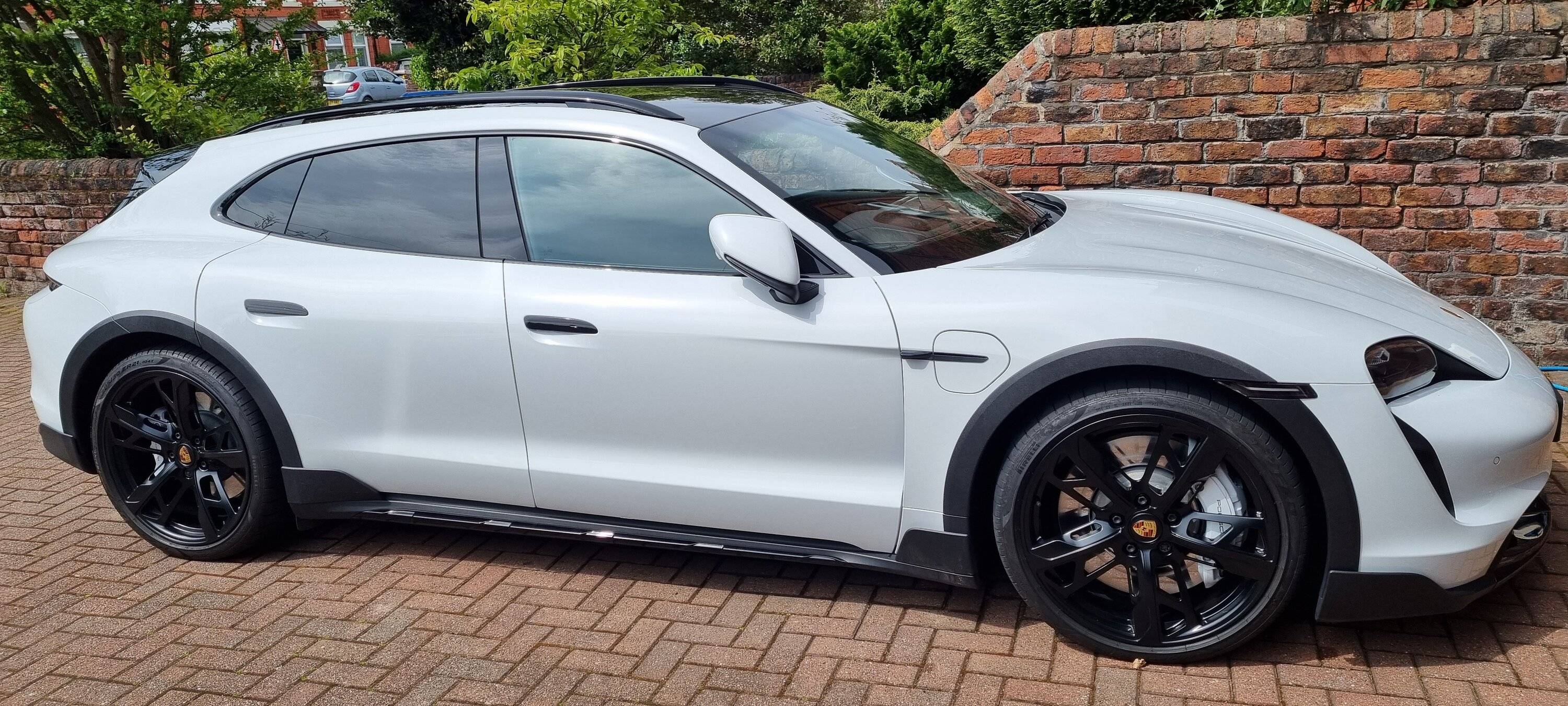 Porsche Taycan Showoff Your Taycan 2023-05-04 13.41.16