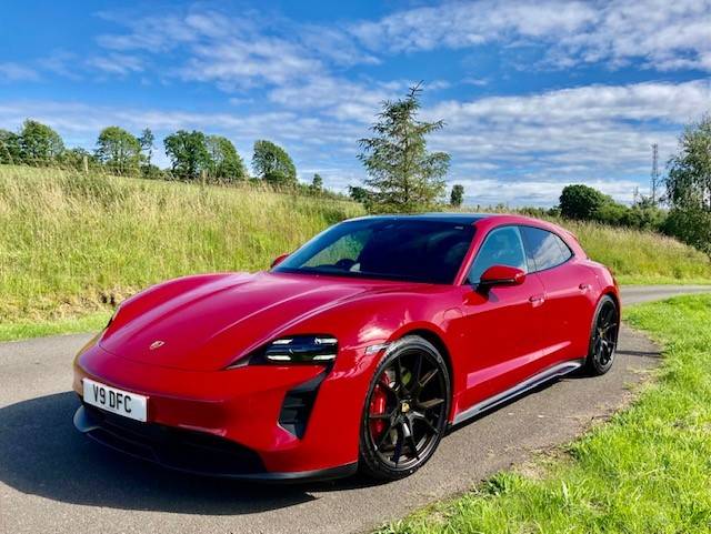 Porsche Taycan CARMINE RED Taycan Club taycan