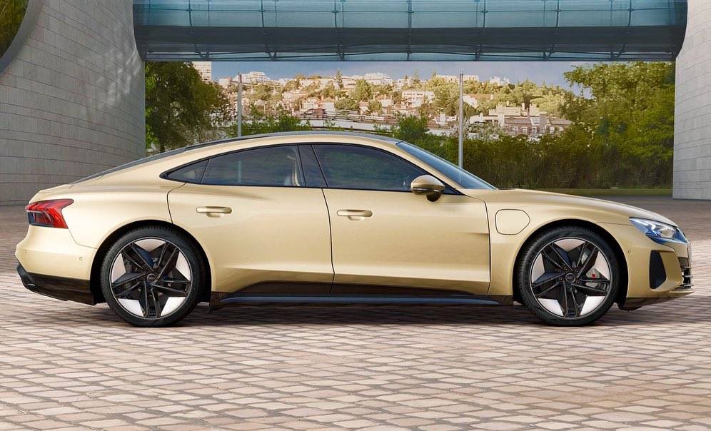 Porsche Taycan Audi Exclusive colors  for the E-Tron GT Snapinsta.app_361619121_18373427686050539_2125102566826472597_n_1024