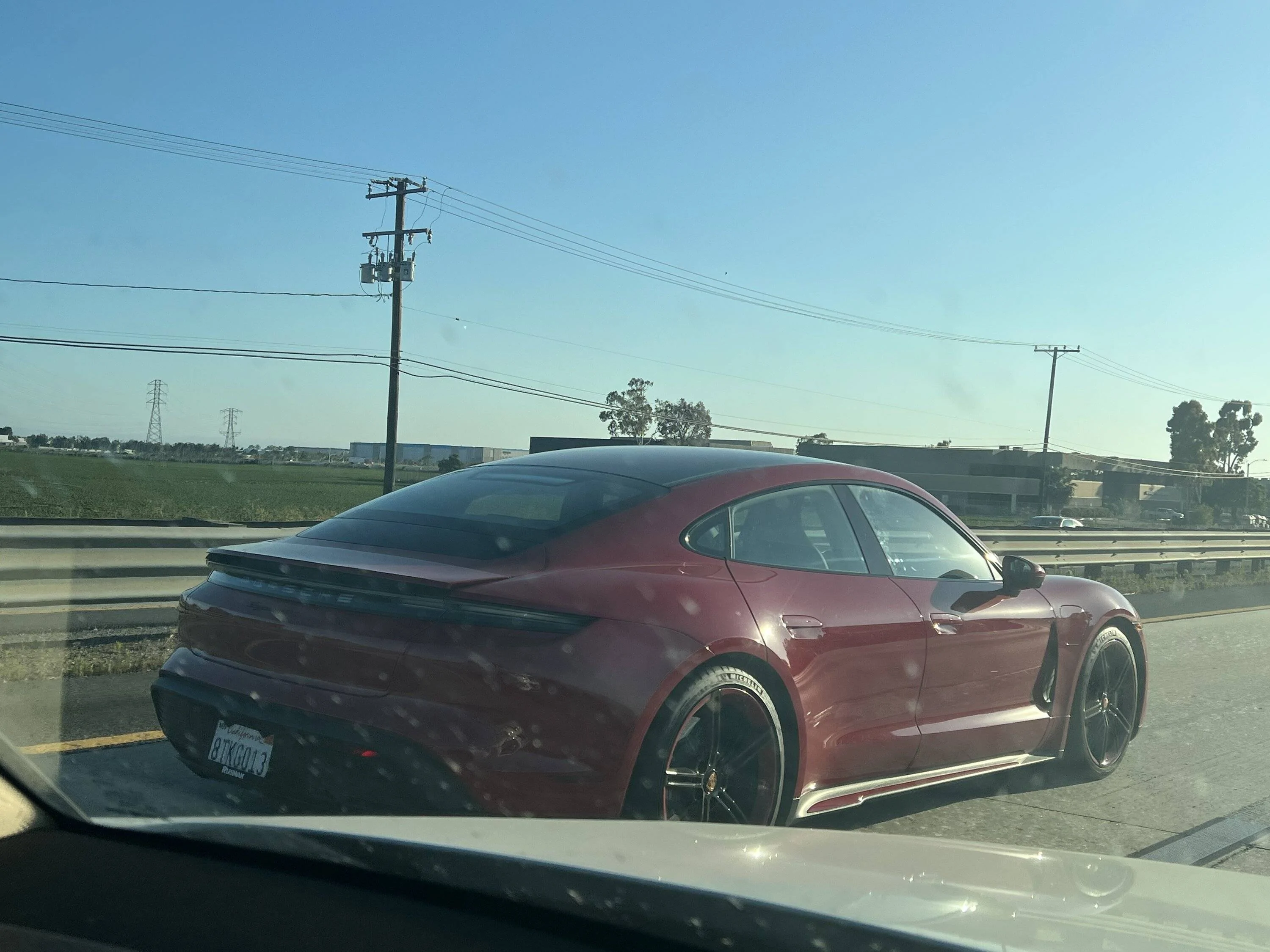 Porsche Taycan CARMINE RED Taycan Club D96C9EAD-F2B8-489B-95FA-414F20F9673A