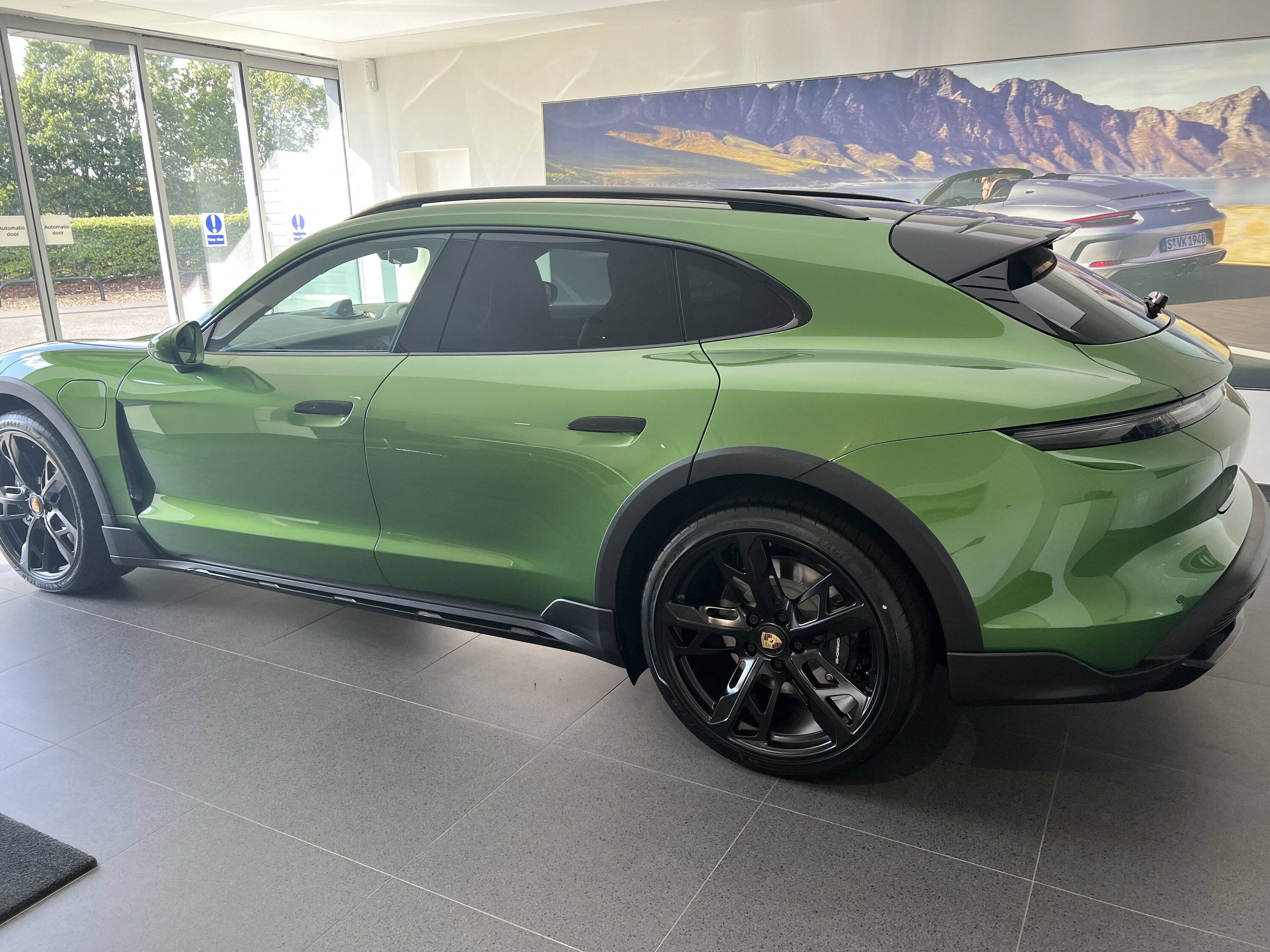 Porsche Taycan MAMBA GREEN Taycan Club IMG_5342