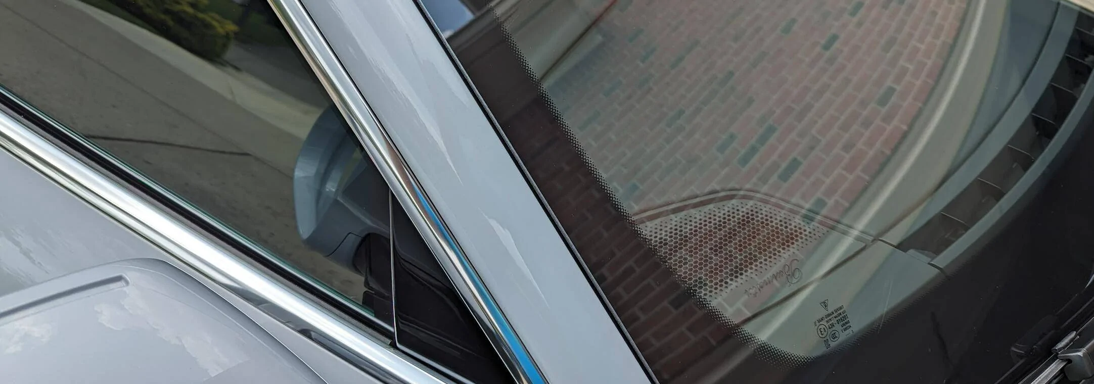 Porsche Taycan Tinting glass that already has noise insulated factory option 1690151397756