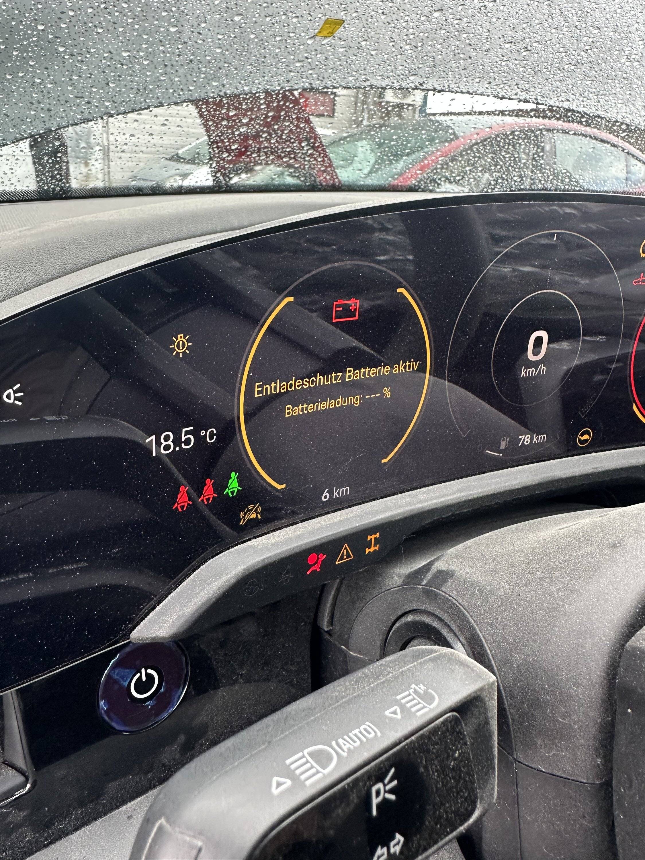 Porsche Taycan Error codes after accident - black screens 6DB137B5-E2FA-44AE-8EEC-27104918915E