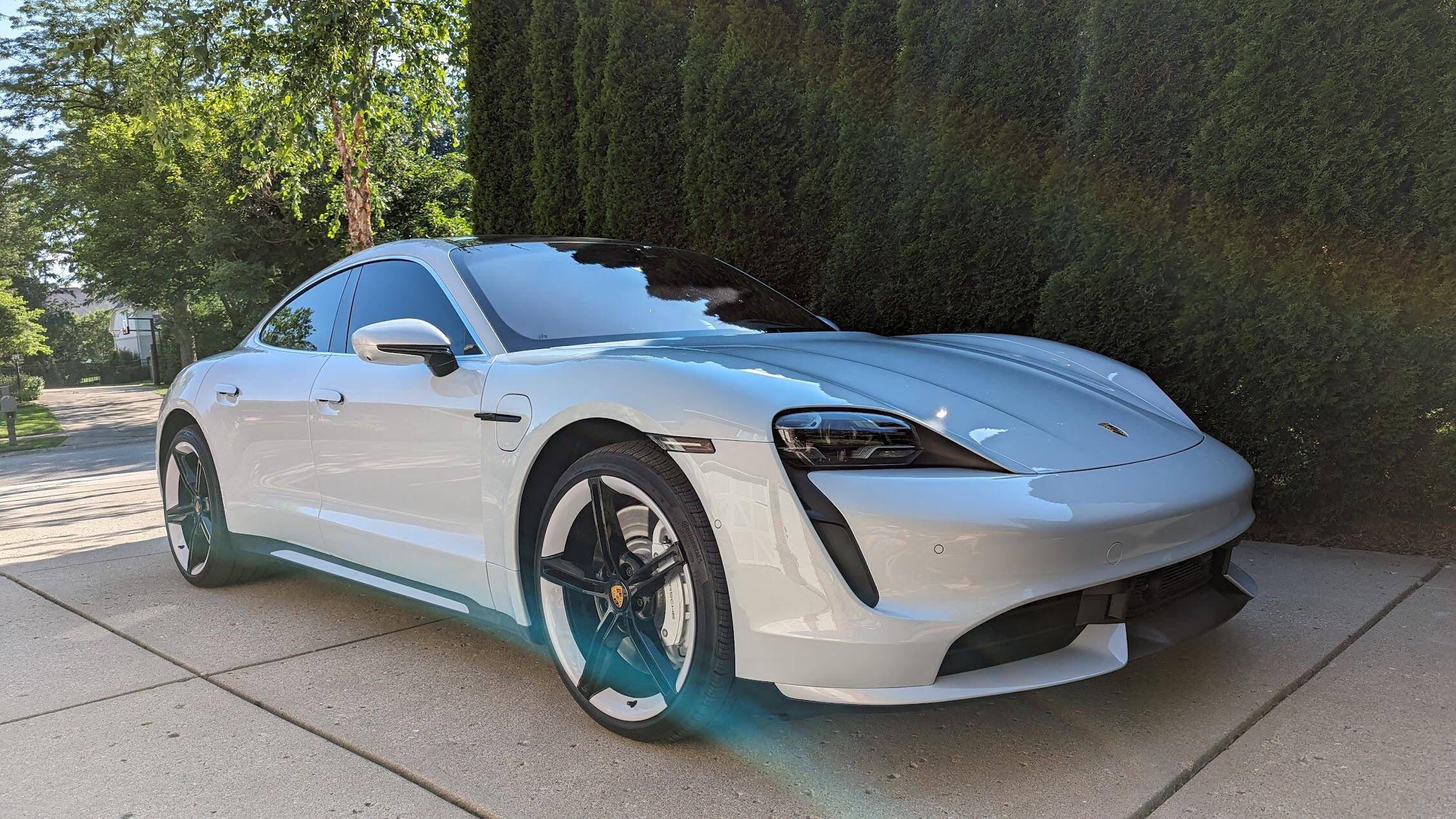 Porsche Taycan Freeze date imminent...  Option stress 1690287516711
