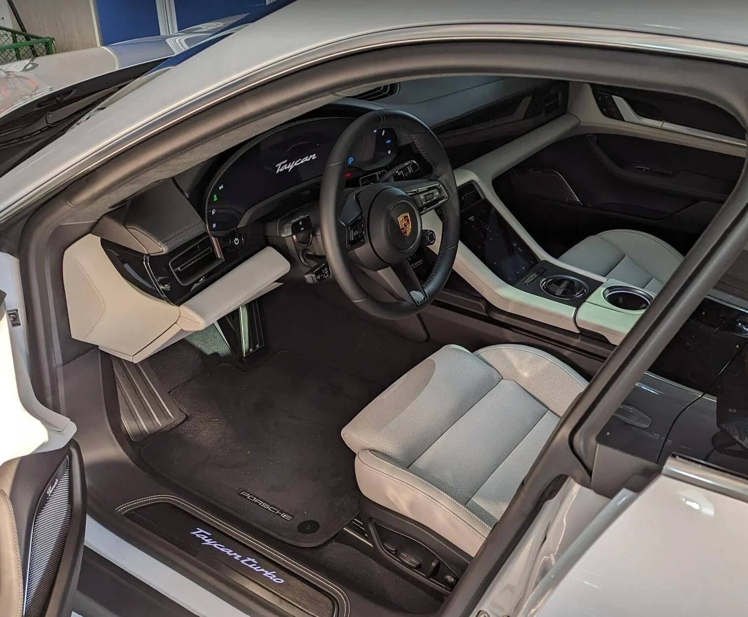 Porsche Taycan Freeze date imminent...  Option stress 1690287619153