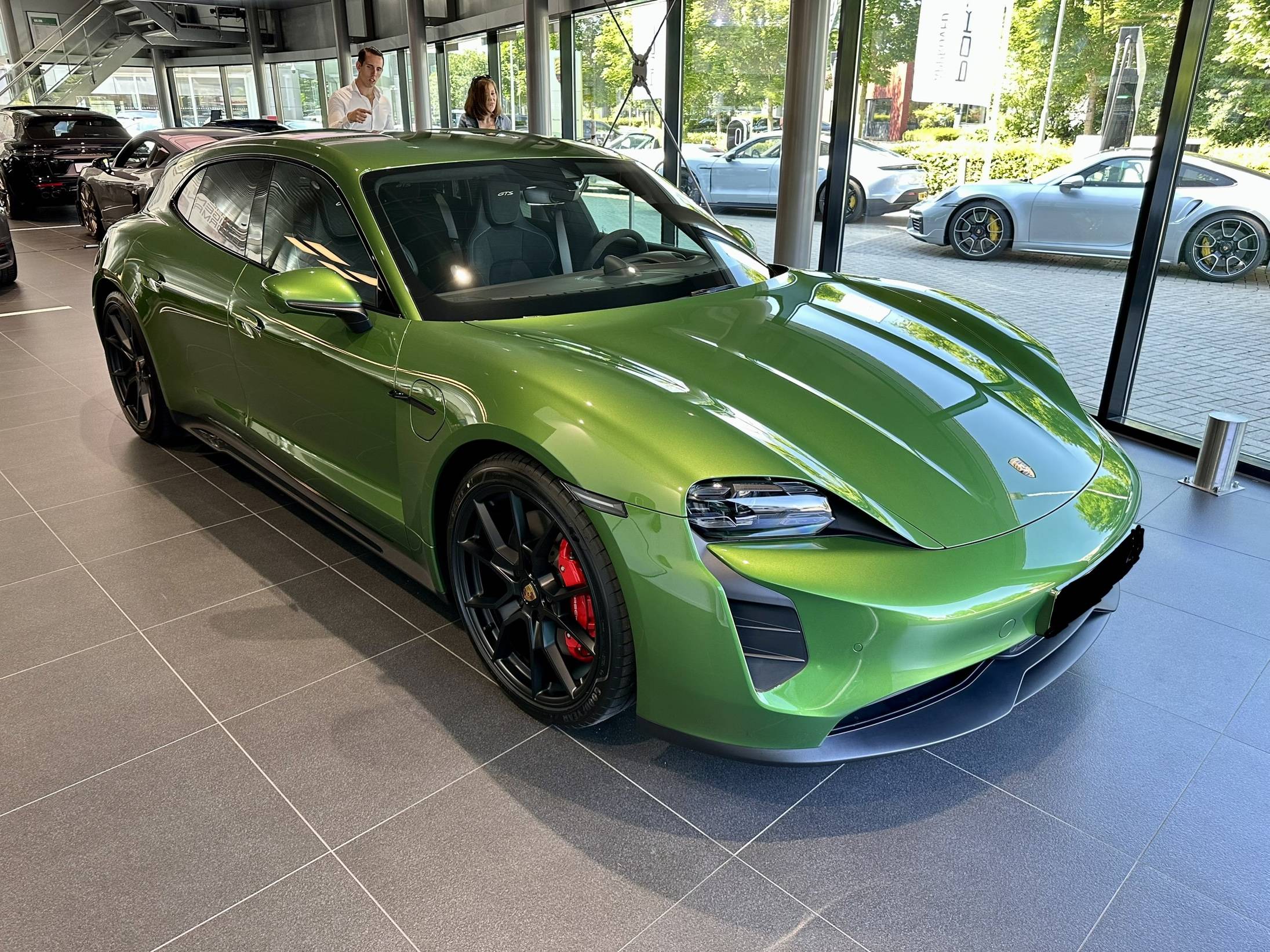 Porsche Taycan Throb's New Taycan GTS Sport Turismo (Mamba Green) IMG_1709