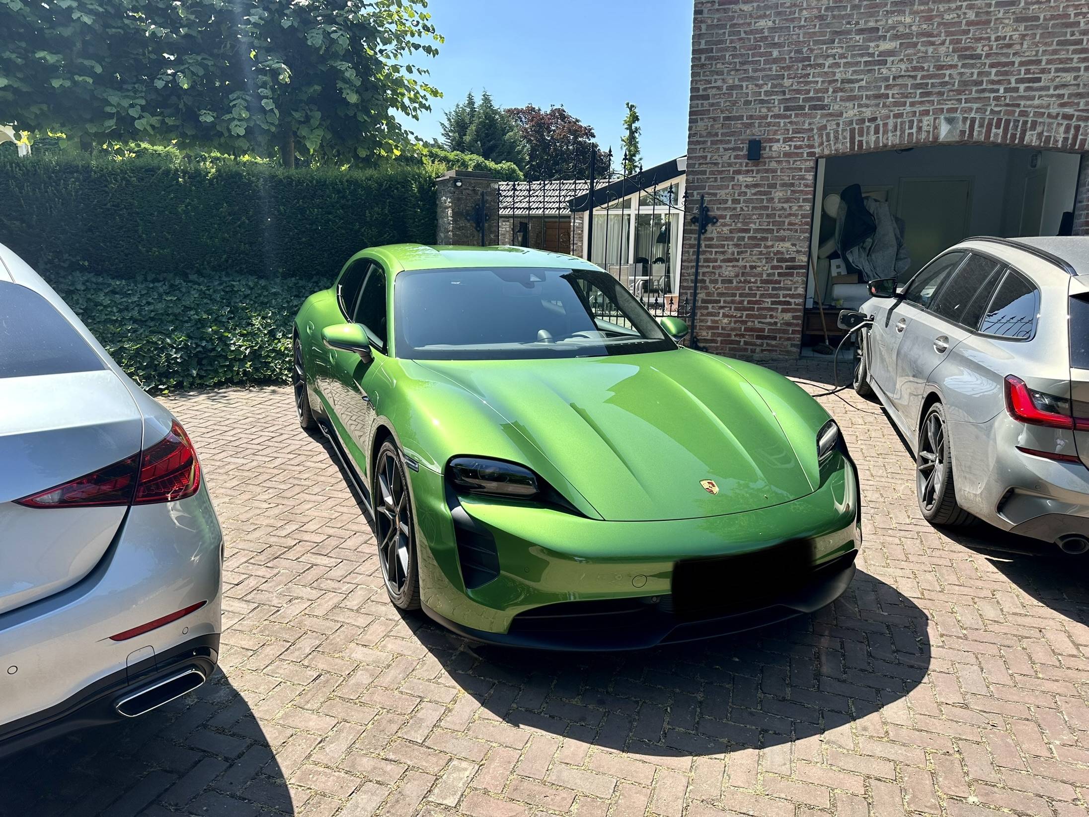 Porsche Taycan MAMBA GREEN Taycan Club IMG_1718