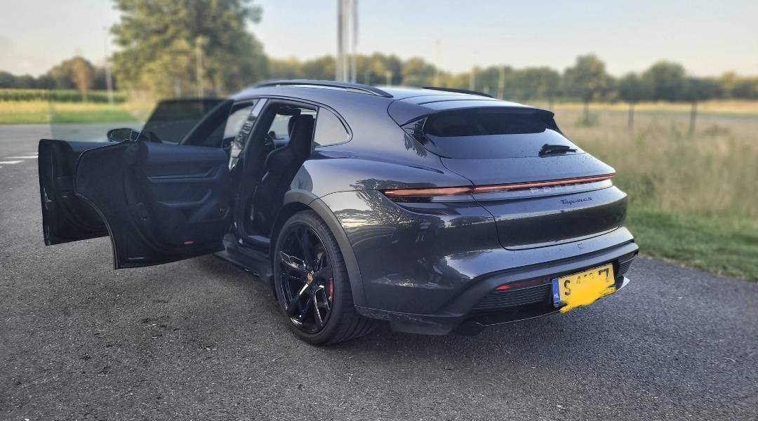 Porsche Taycan Trading MY23 4s CT for a MY22 Turbo S CT - thoughts Screenshot_20230718_064544_Gallery