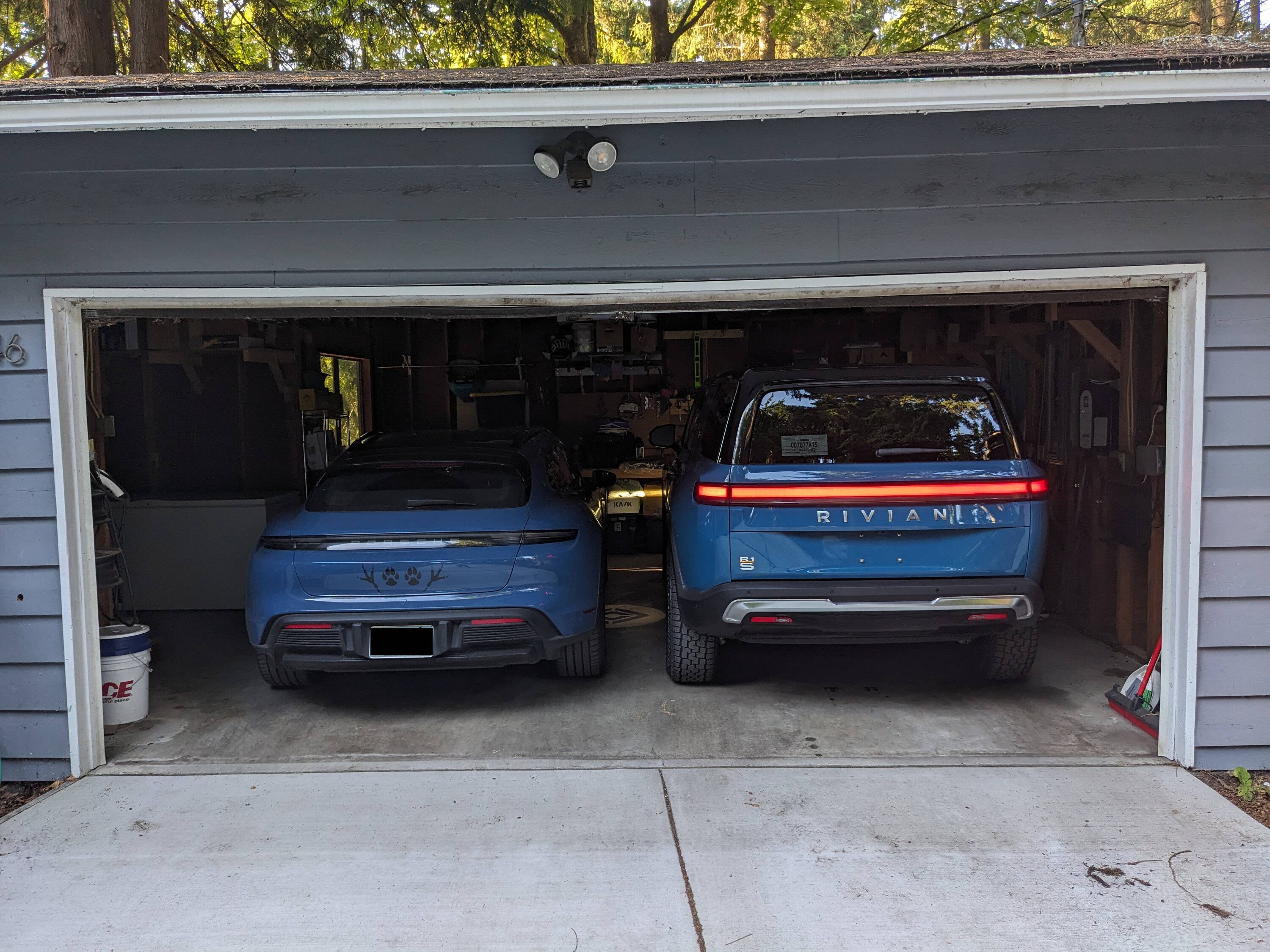 Porsche Taycan Taycan vs Rivian R1S PXL_20230629_013425944-redacted