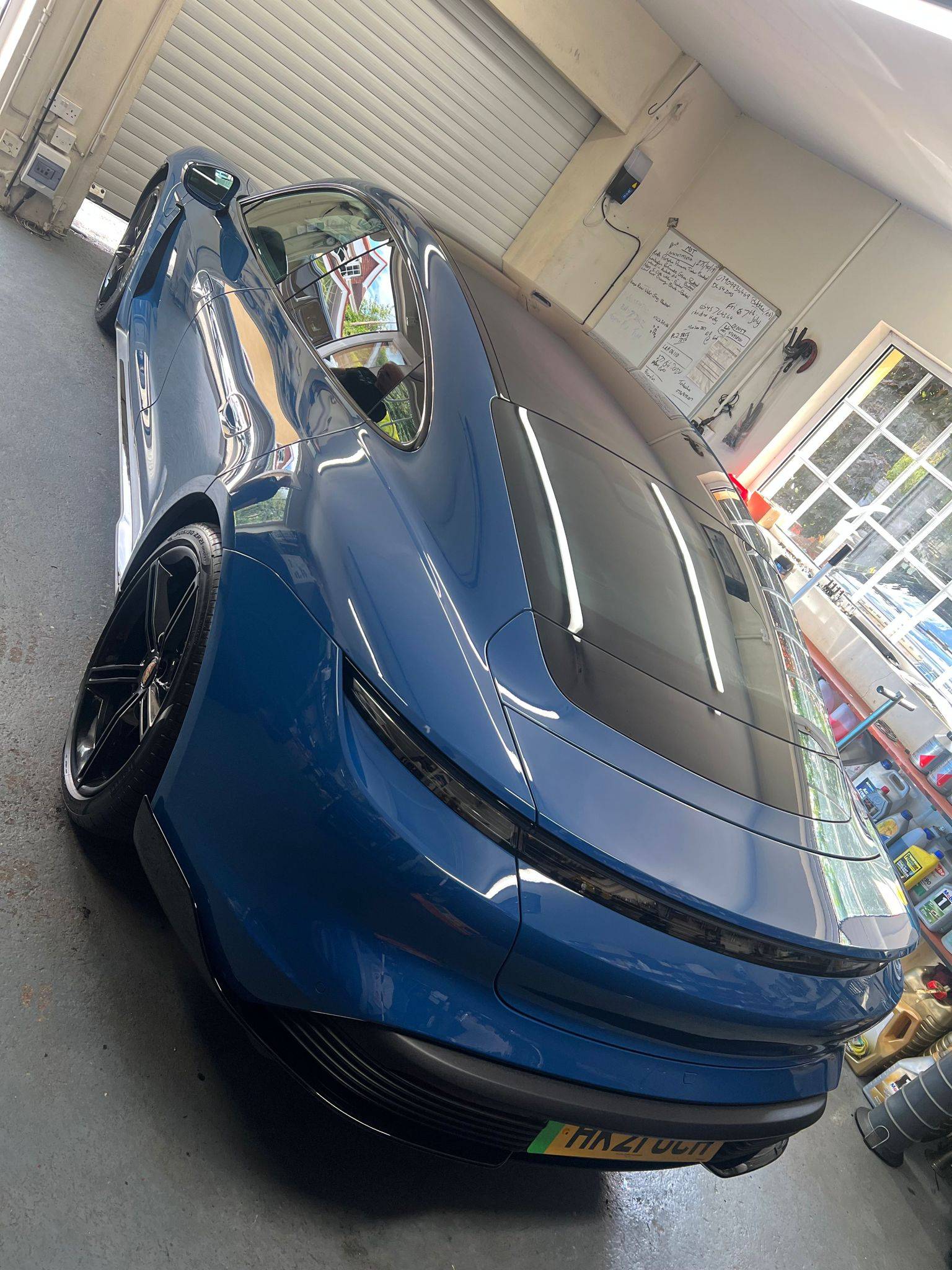 Porsche Taycan NEPTUNE BLUE Taycan Club 9370210a-ec9b-48fa-b9cb-10f76d5d9395