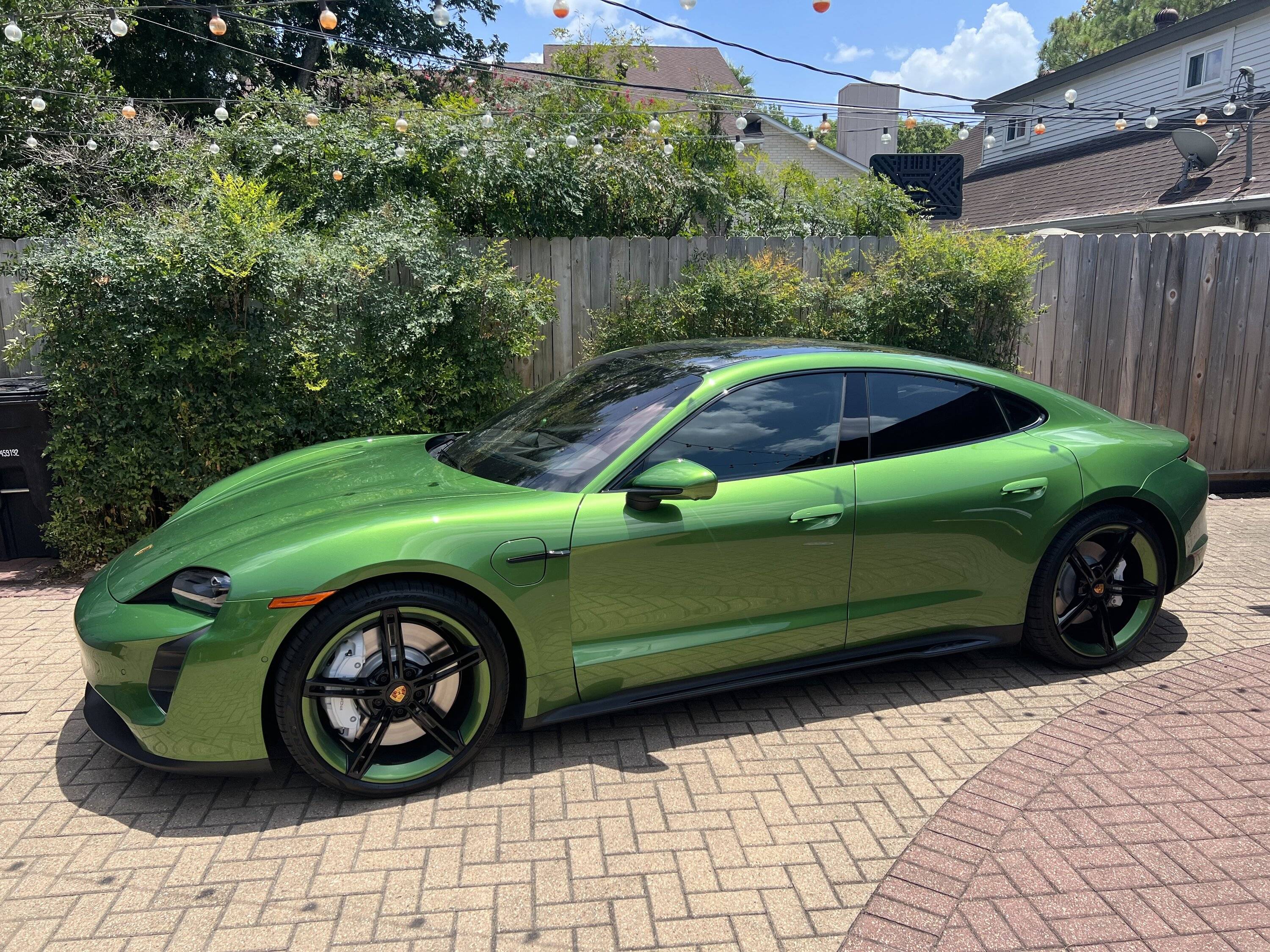 Porsche Taycan MAMBA GREEN Taycan Club IMG_6965