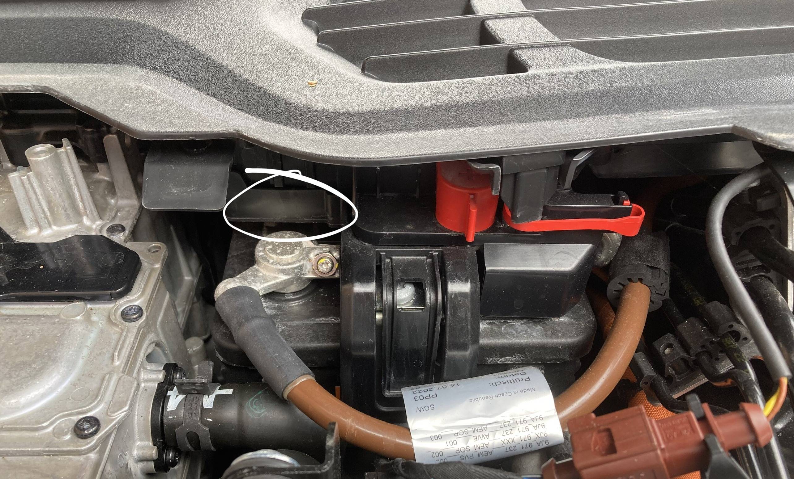 Porsche Taycan Disconnect 12V battery…. Negative