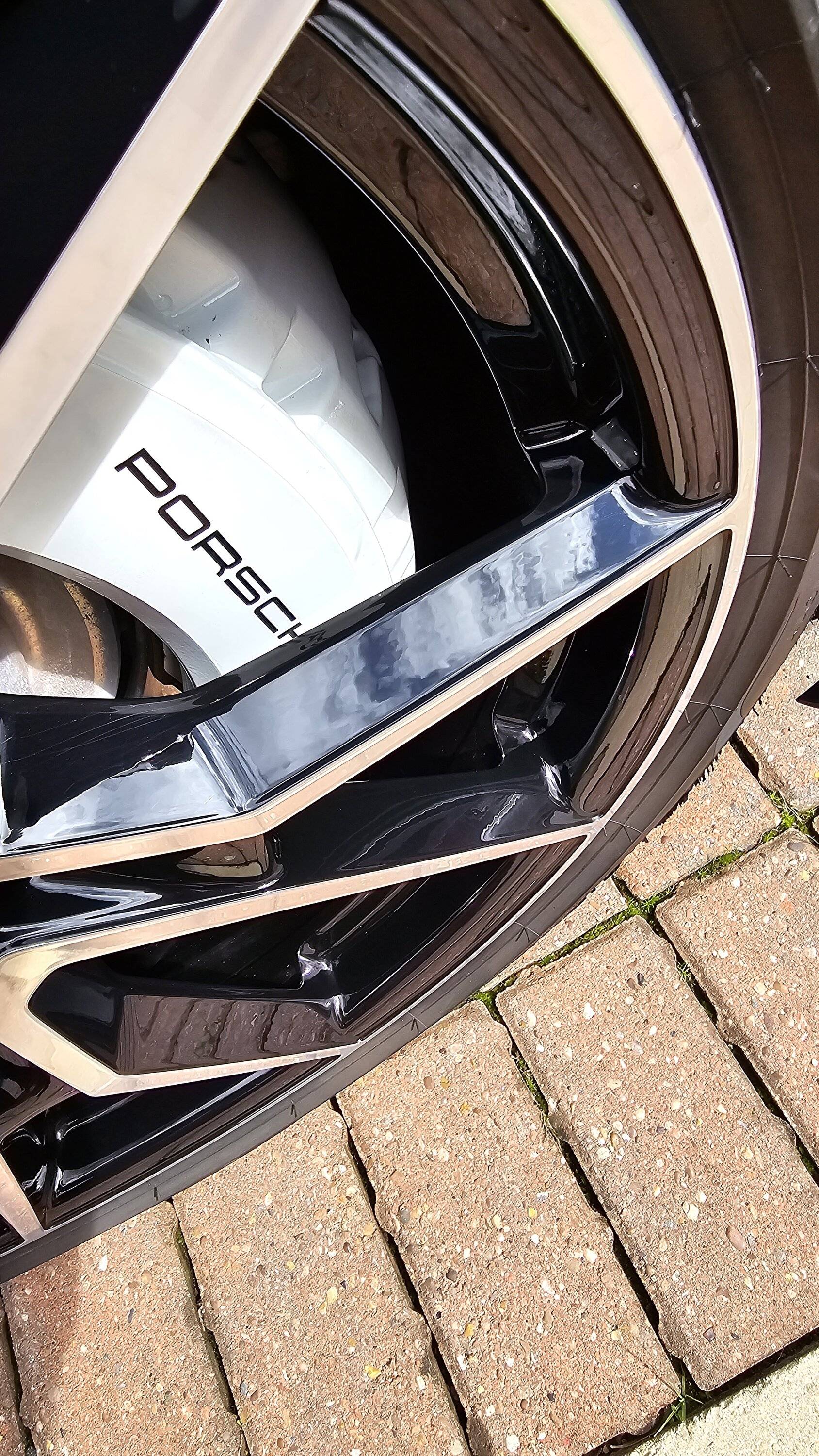 Porsche Taycan Spyder wheels, black polish treatment 20230806_123340
