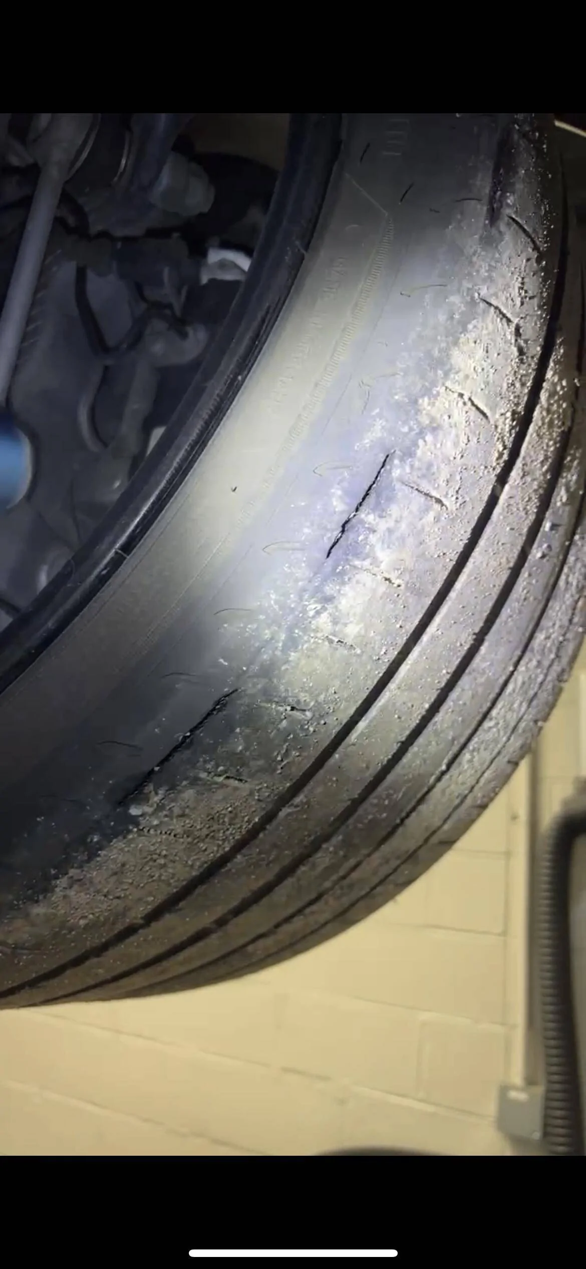 Porsche Taycan Taycan Problem - potential catastrophic tire failure IMG_4285