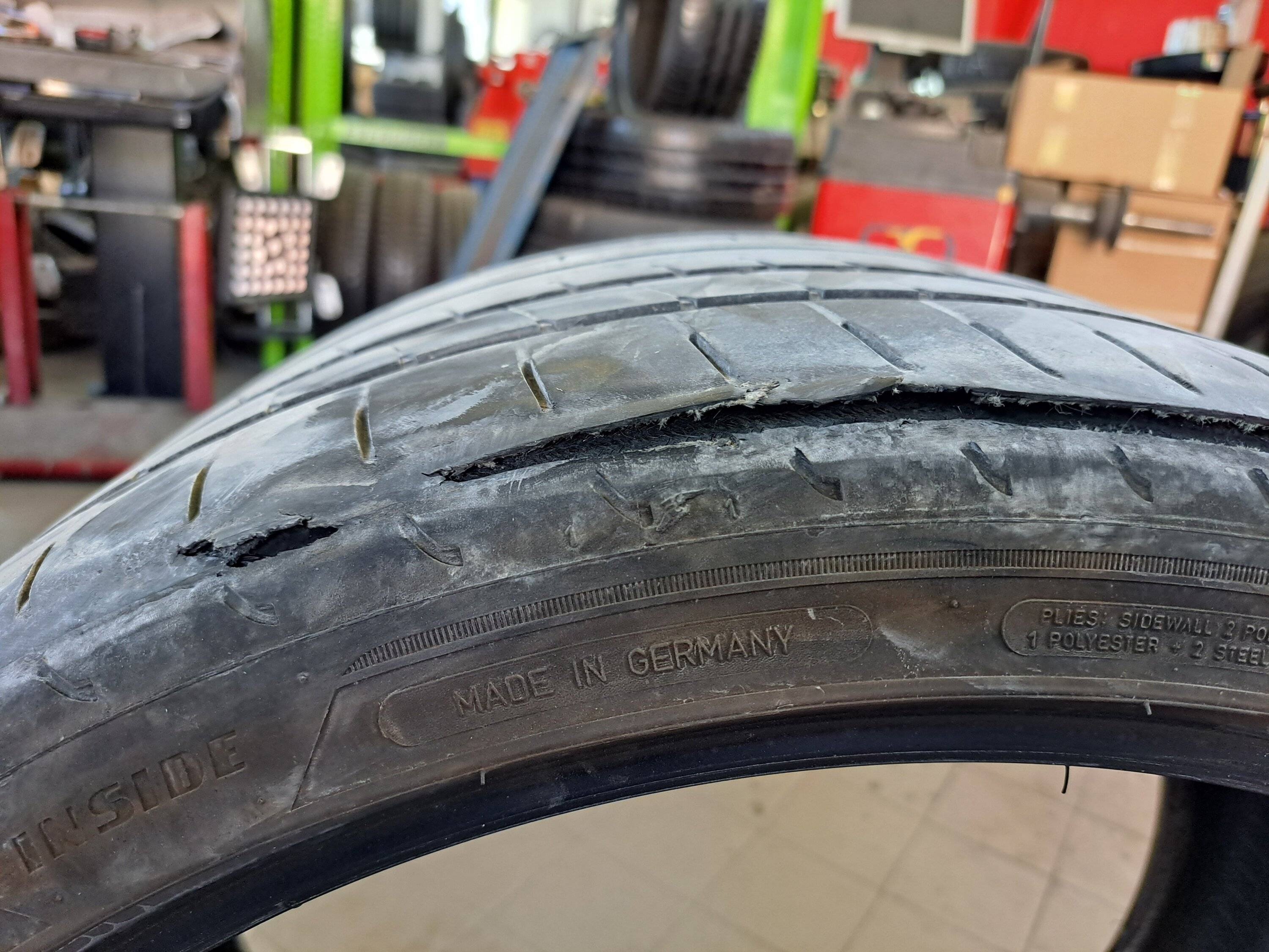 Porsche Taycan Taycan Problem - potential catastrophic tire failure 20230707_101254