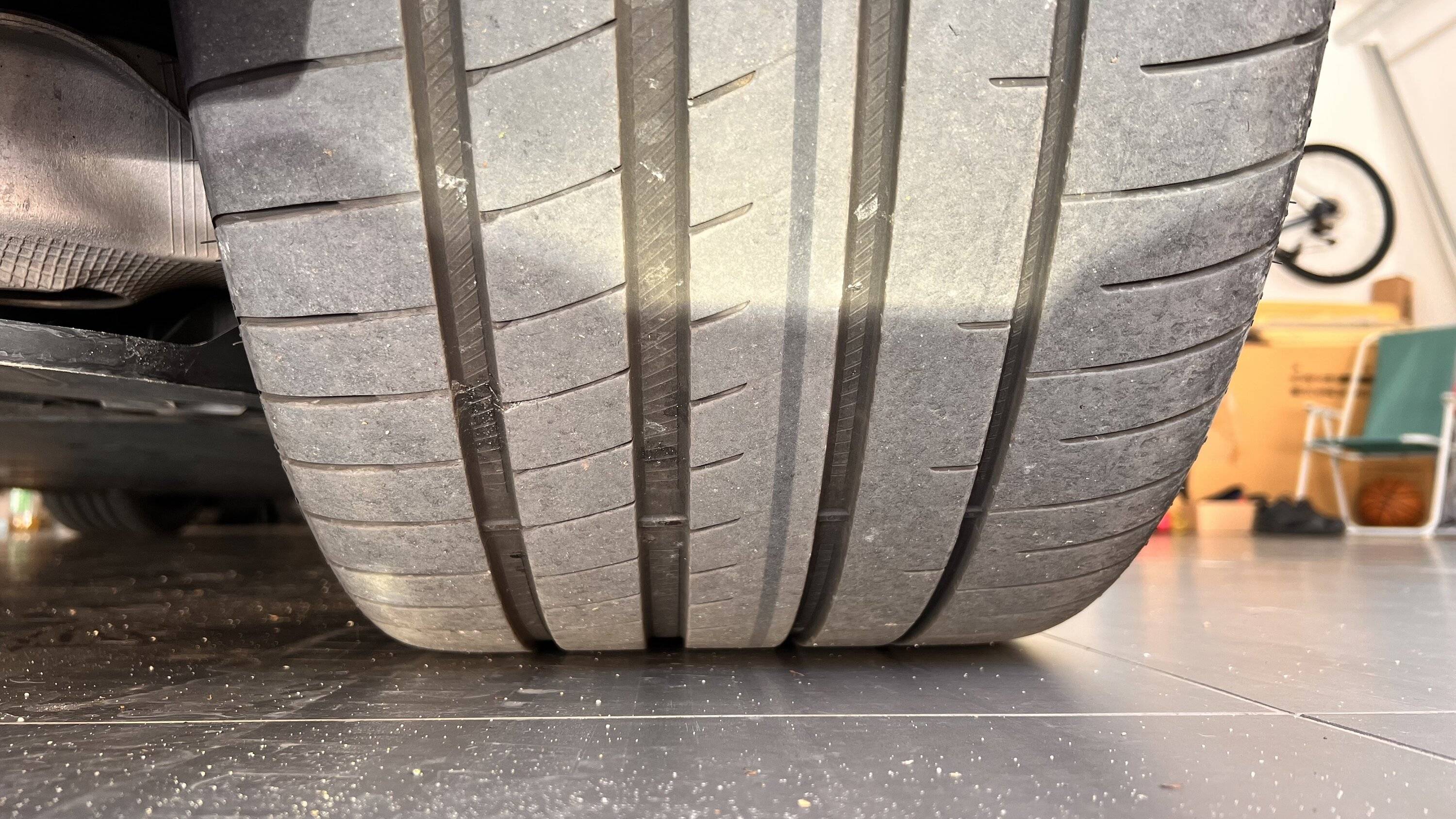 Porsche Taycan Taycan Problem - potential catastrophic tire failure IMG_6366