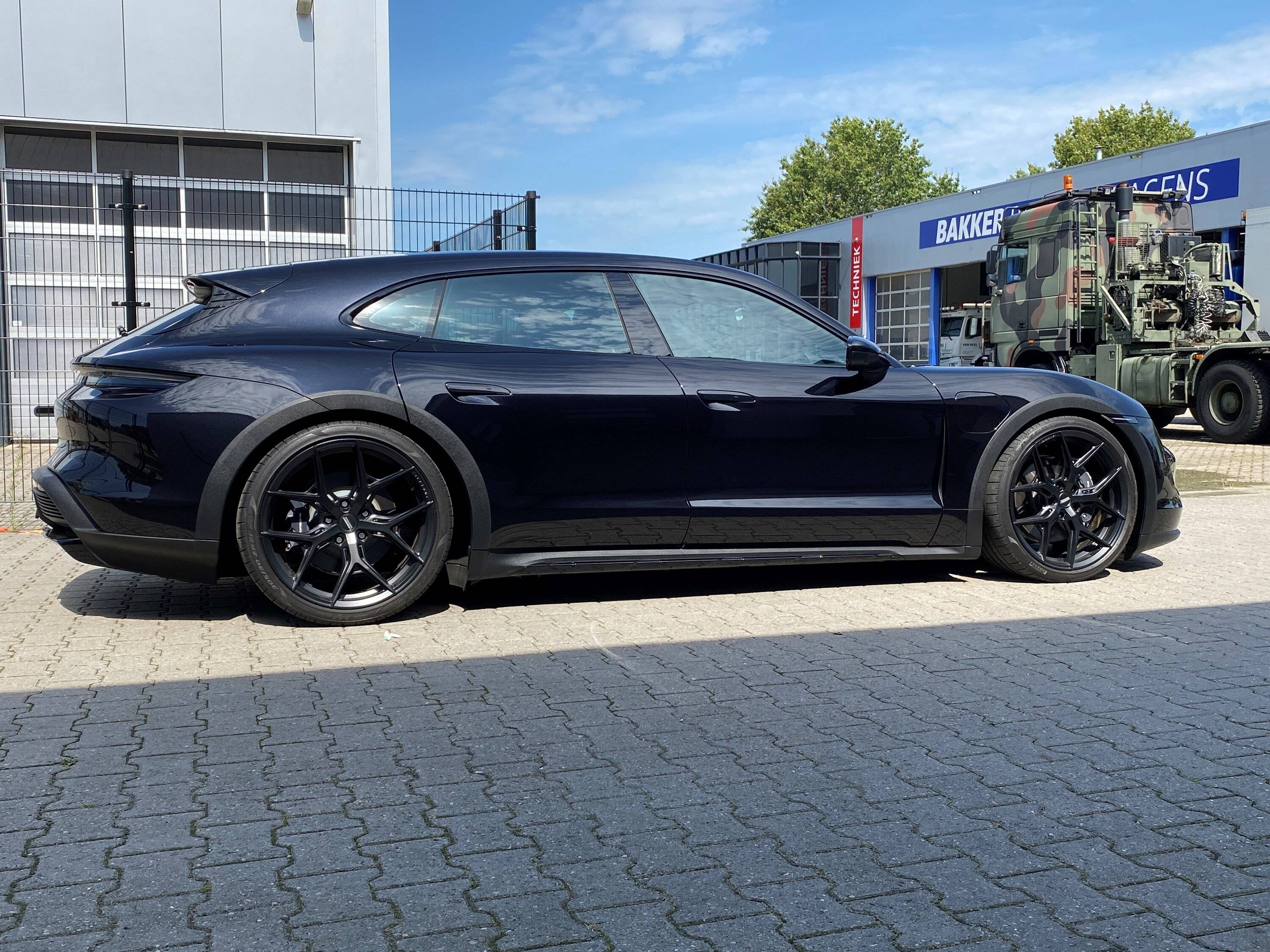 Porsche Taycan Taycan Aero Wheels Painted Black 5