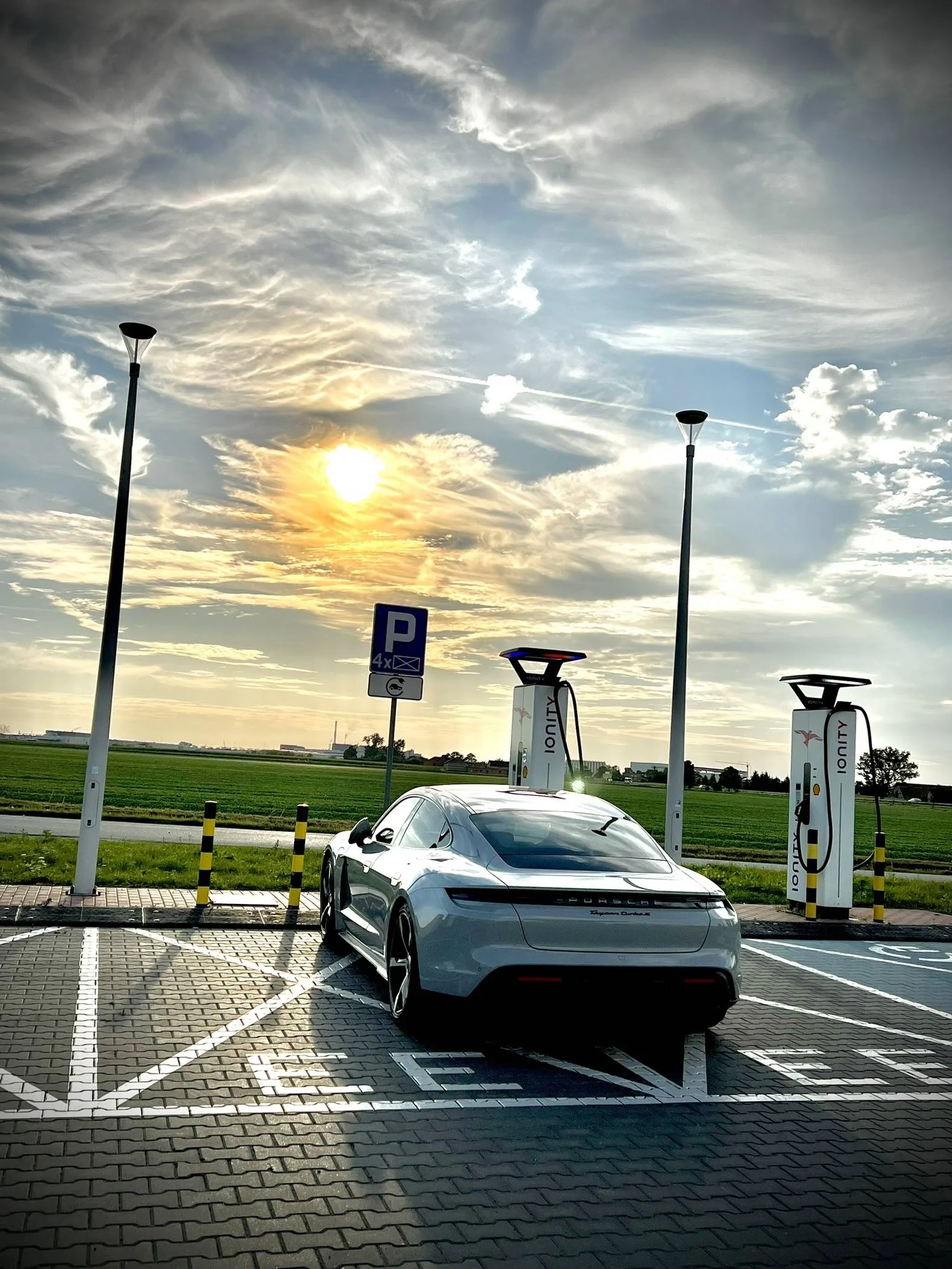 Porsche Taycan Location! Location! Location!  Post Artistic Photos of Your Taycan with Scenery IMG_5612